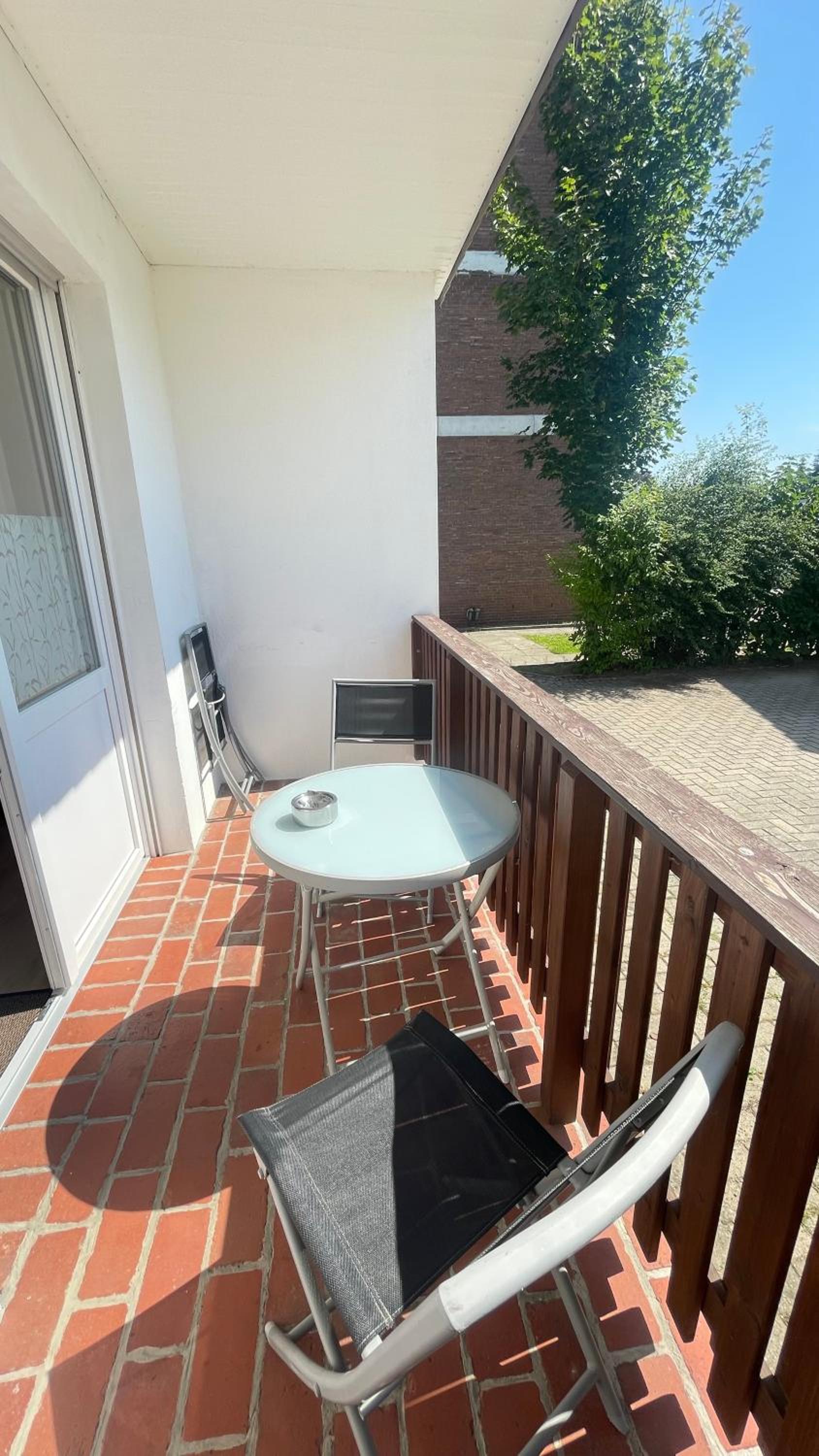 Apartment with Balcony photo 2