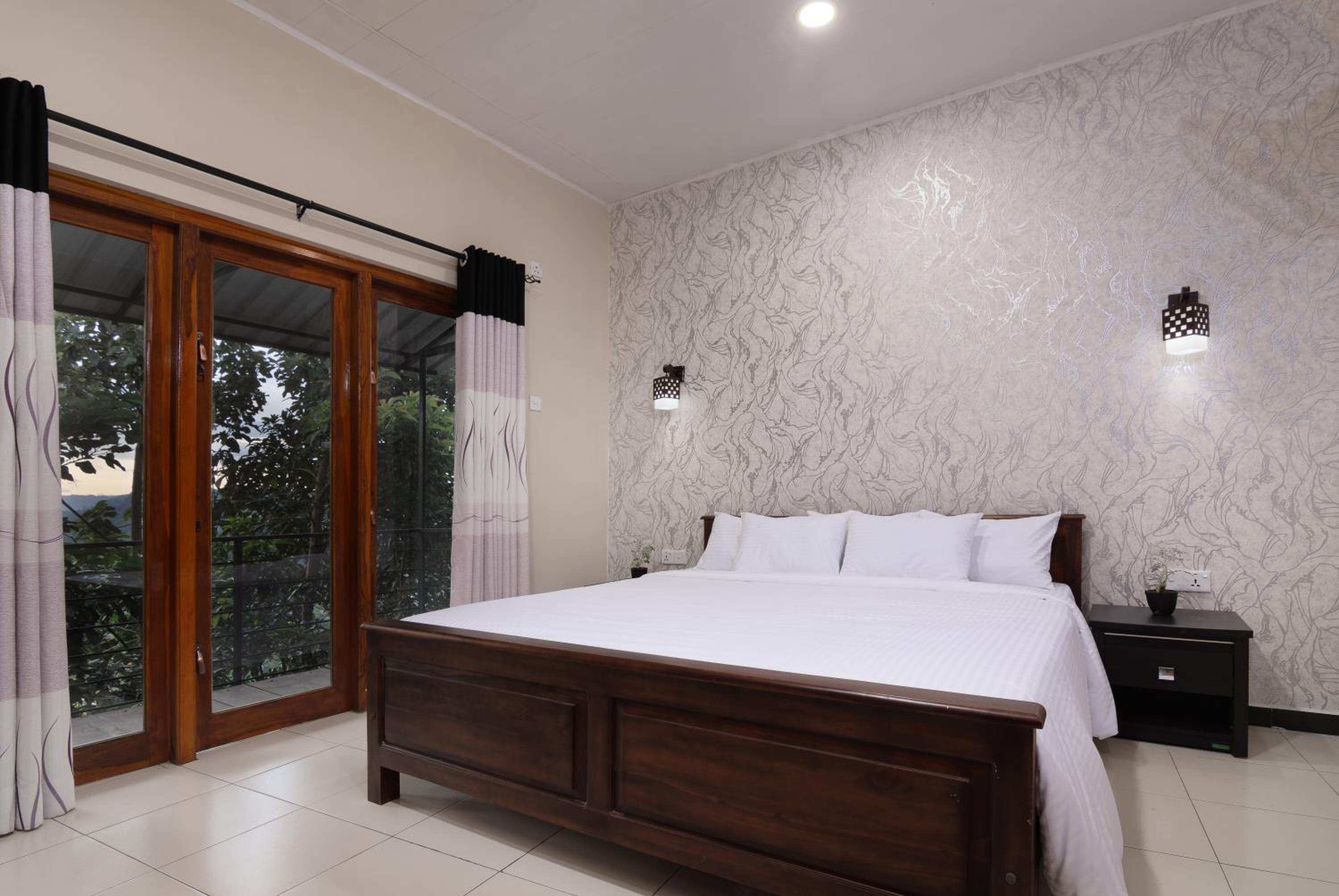 Three-Bedroom Villa photo 2