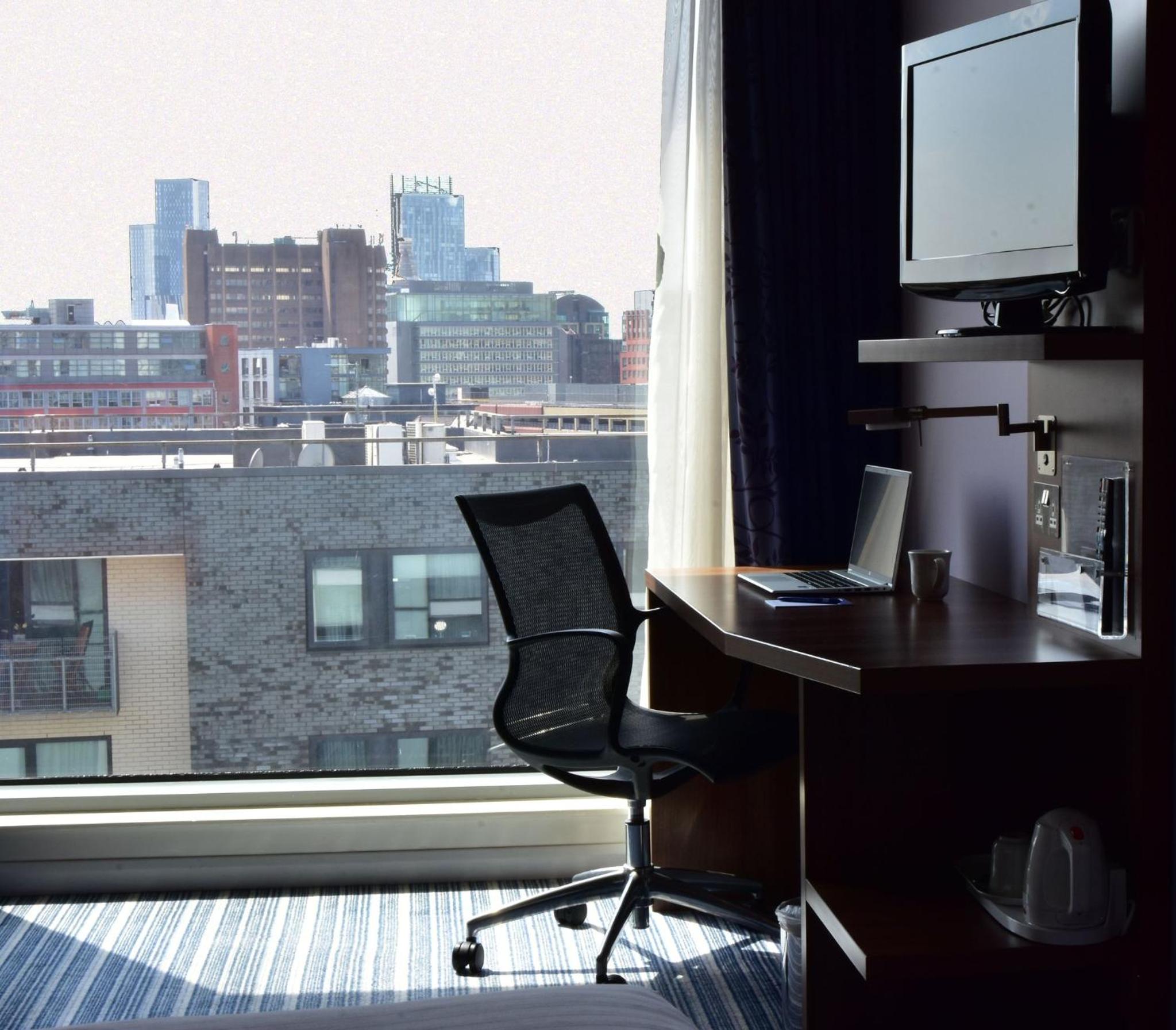 Premium Double Room with Sofa Bed - Free Hot Breakfast photo 3