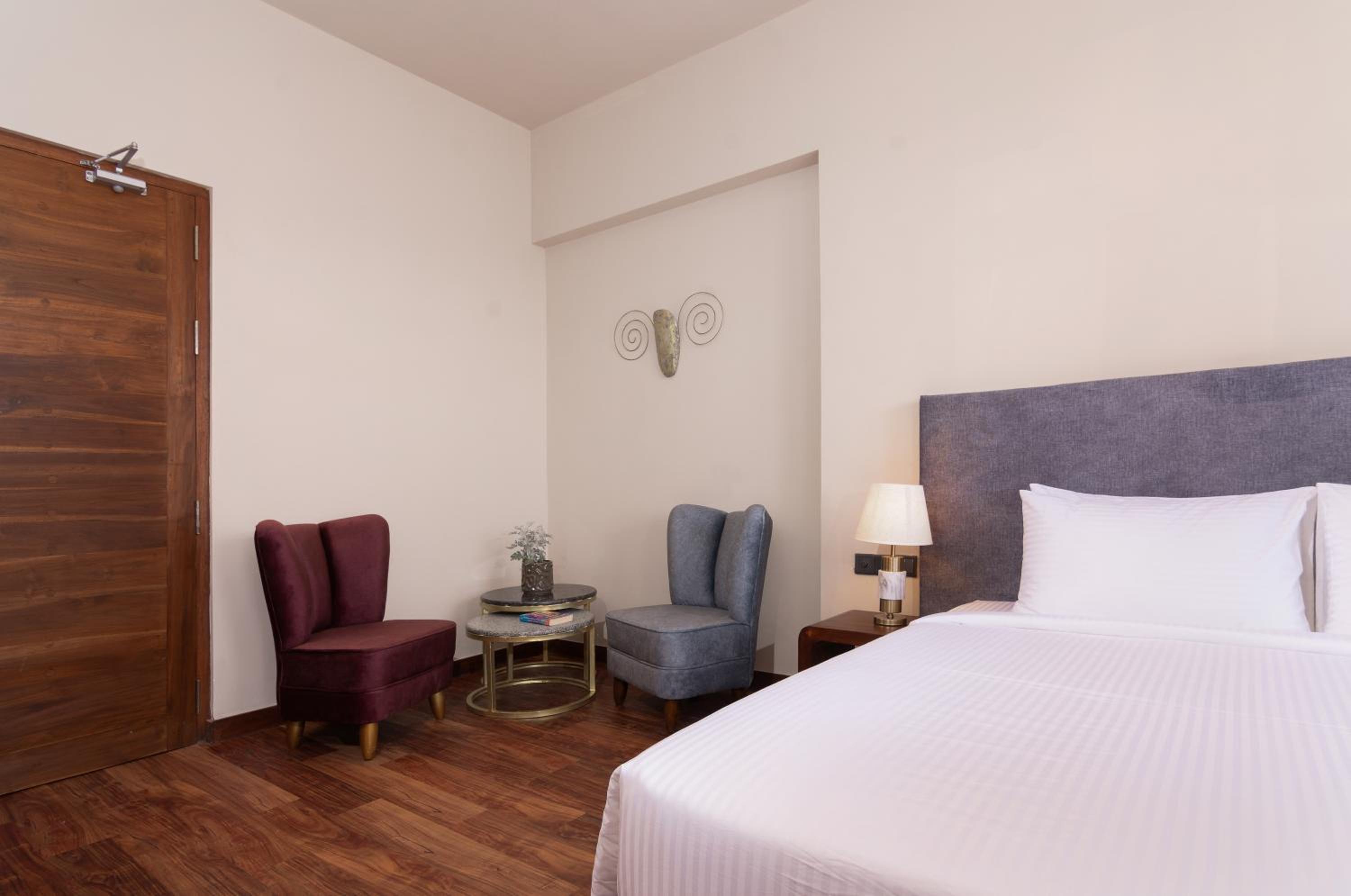 King Room with Spa Bath - Photo 4