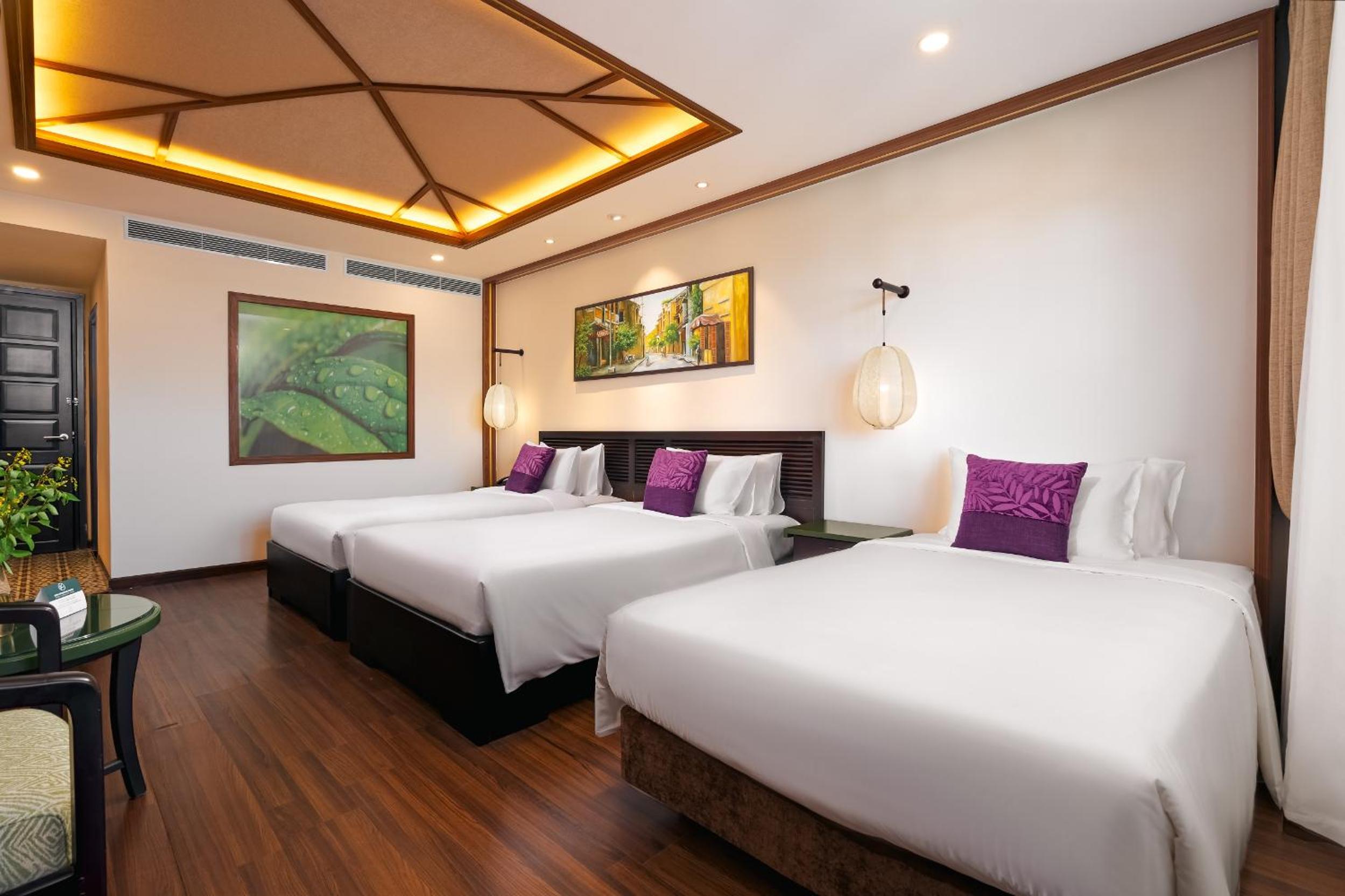 Family Triple Room - Complimentary Daily Mini-bar - Photo 4