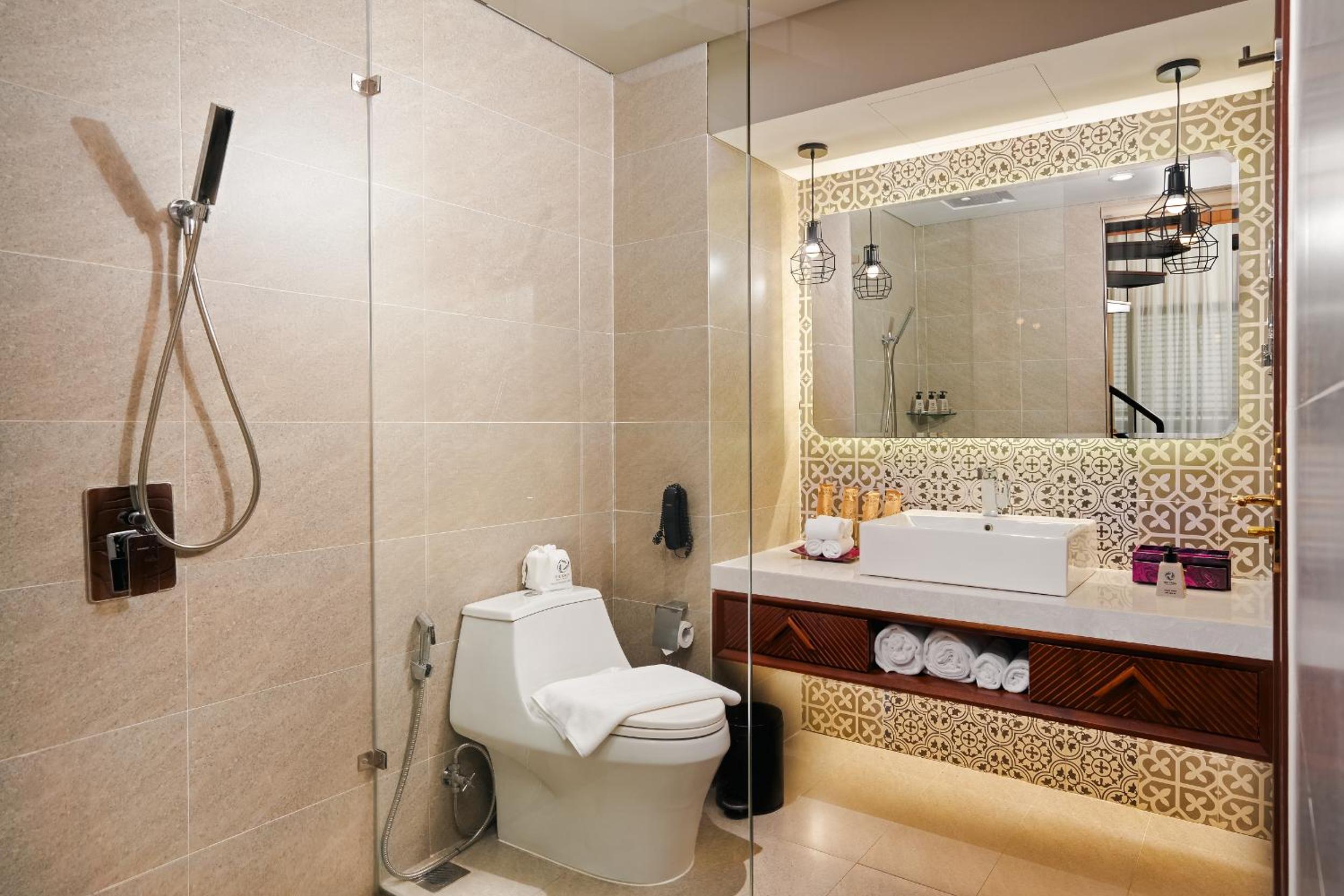 Superior Double Room - Complimentary Daily Mini-bar - Photo 3