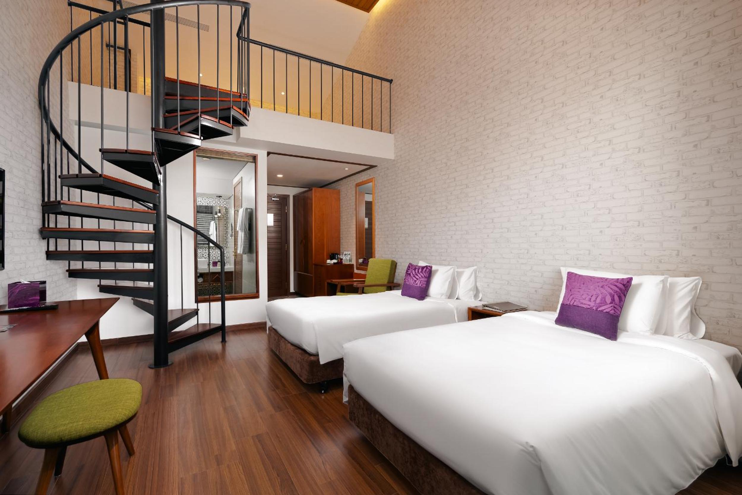 Family Suite with Loft - Complimentary Daily Mini-bar - Photo 1