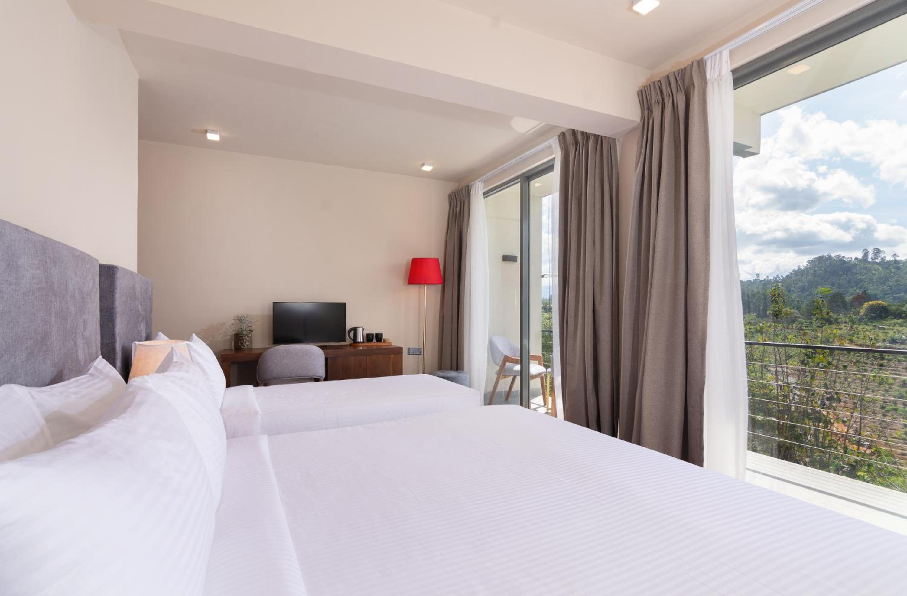 King Room with Mountain View - Photo 4