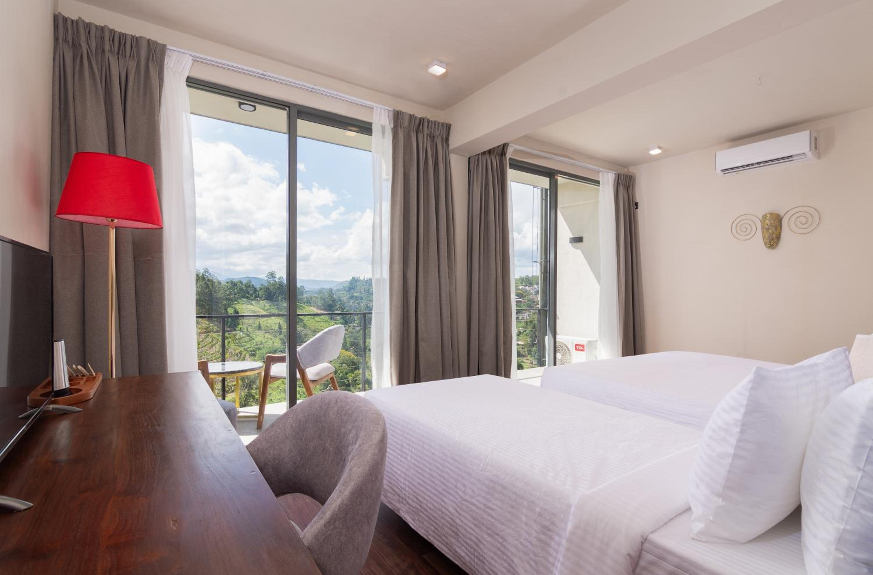 King Room with Mountain View - Photo 11