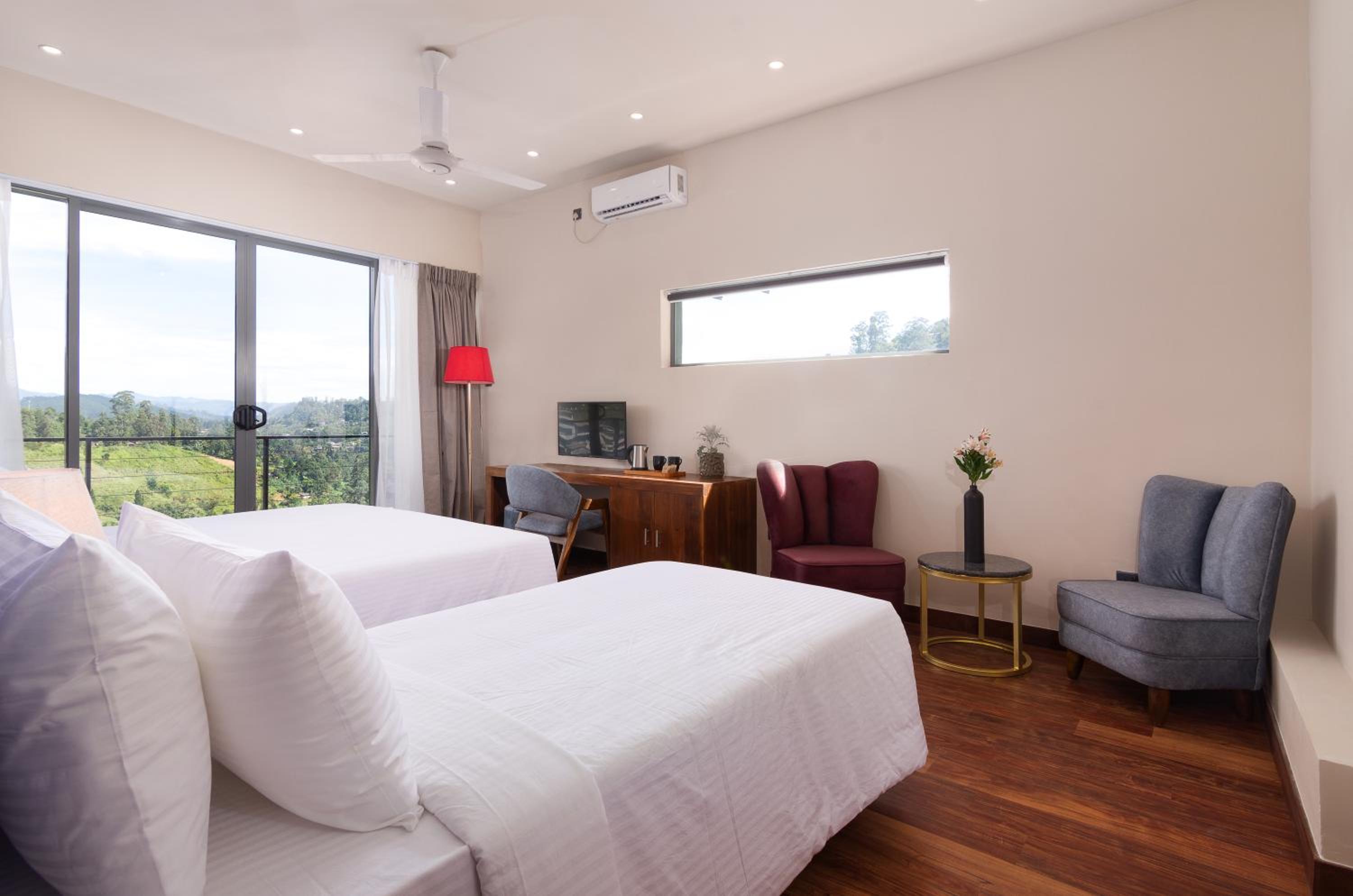 King Room with Mountain View - Photo 9