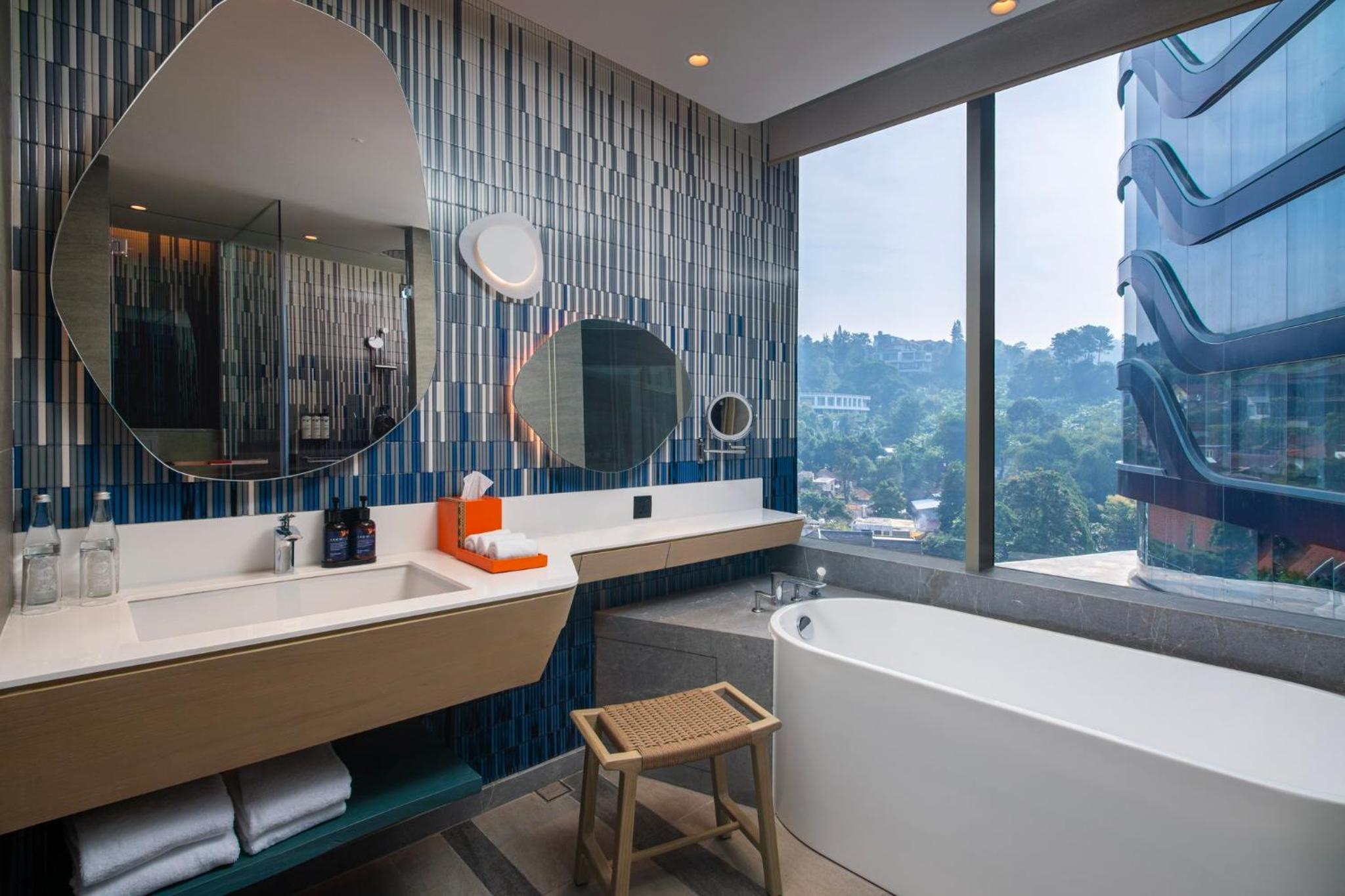 Two-Bedroom Family Suite - Photo 4