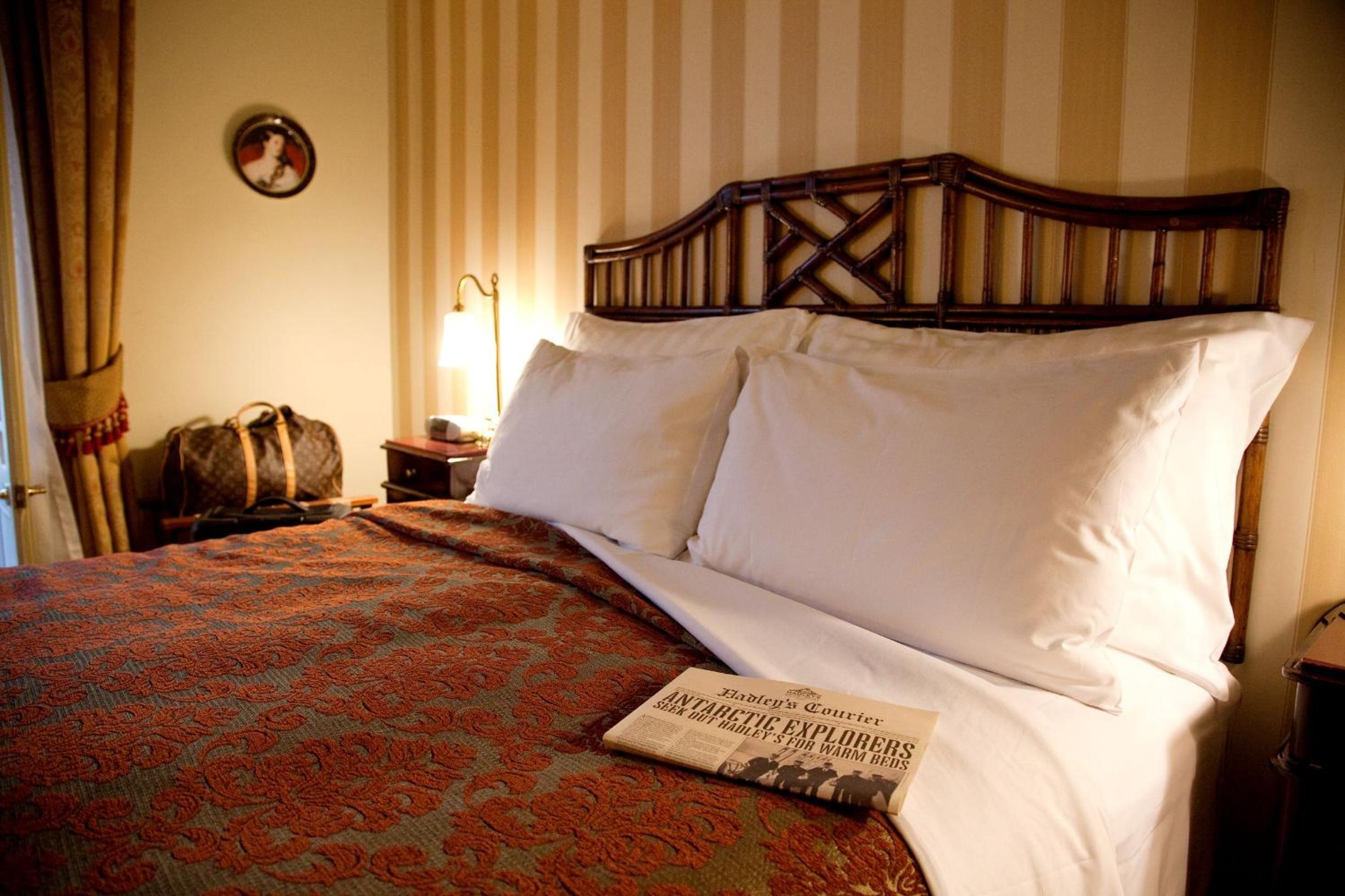 Hotel Room with Free High Speed WiFi - Photo 1
