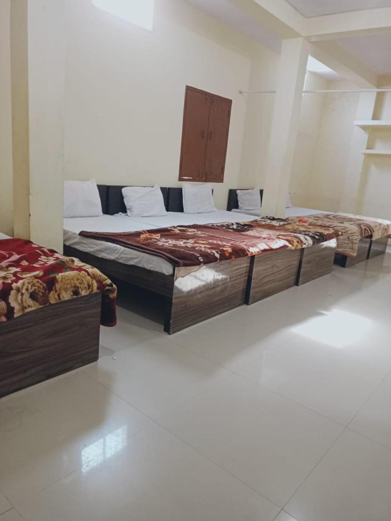 Mixed Dormitory Room photo 1