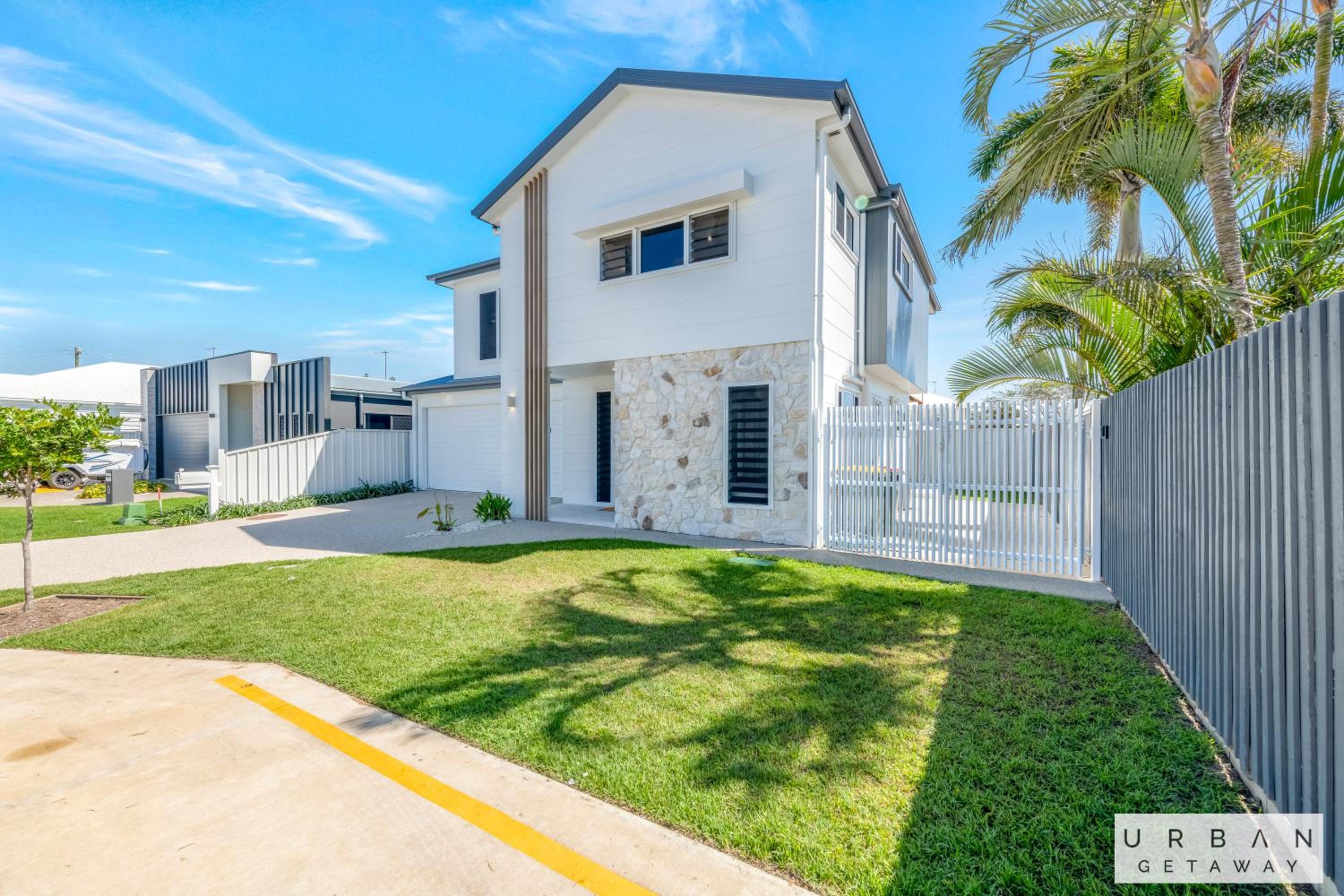 Three-Bedroom House photo 2
