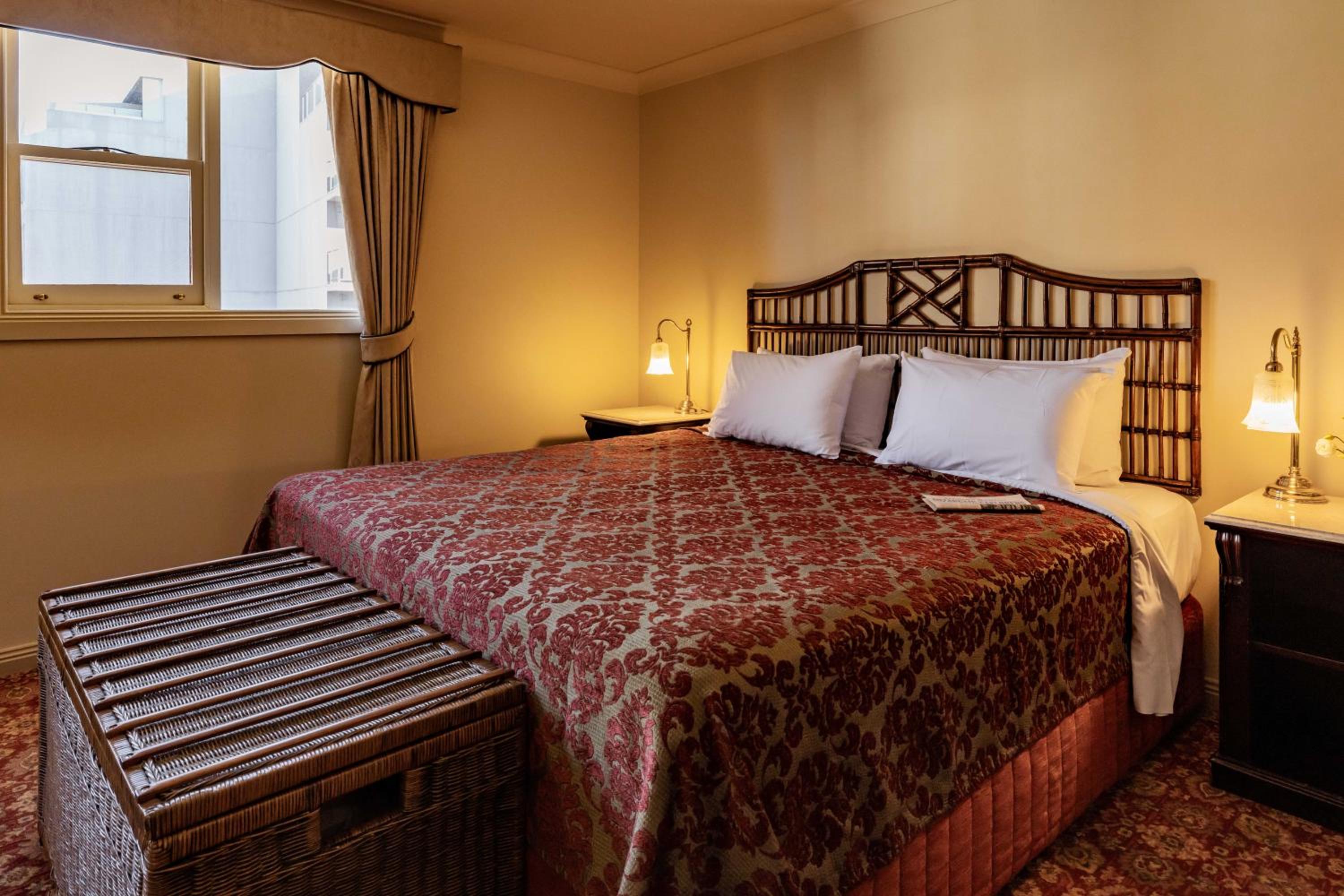 Executive Suite with Free High Speed WiFi - Photo 2