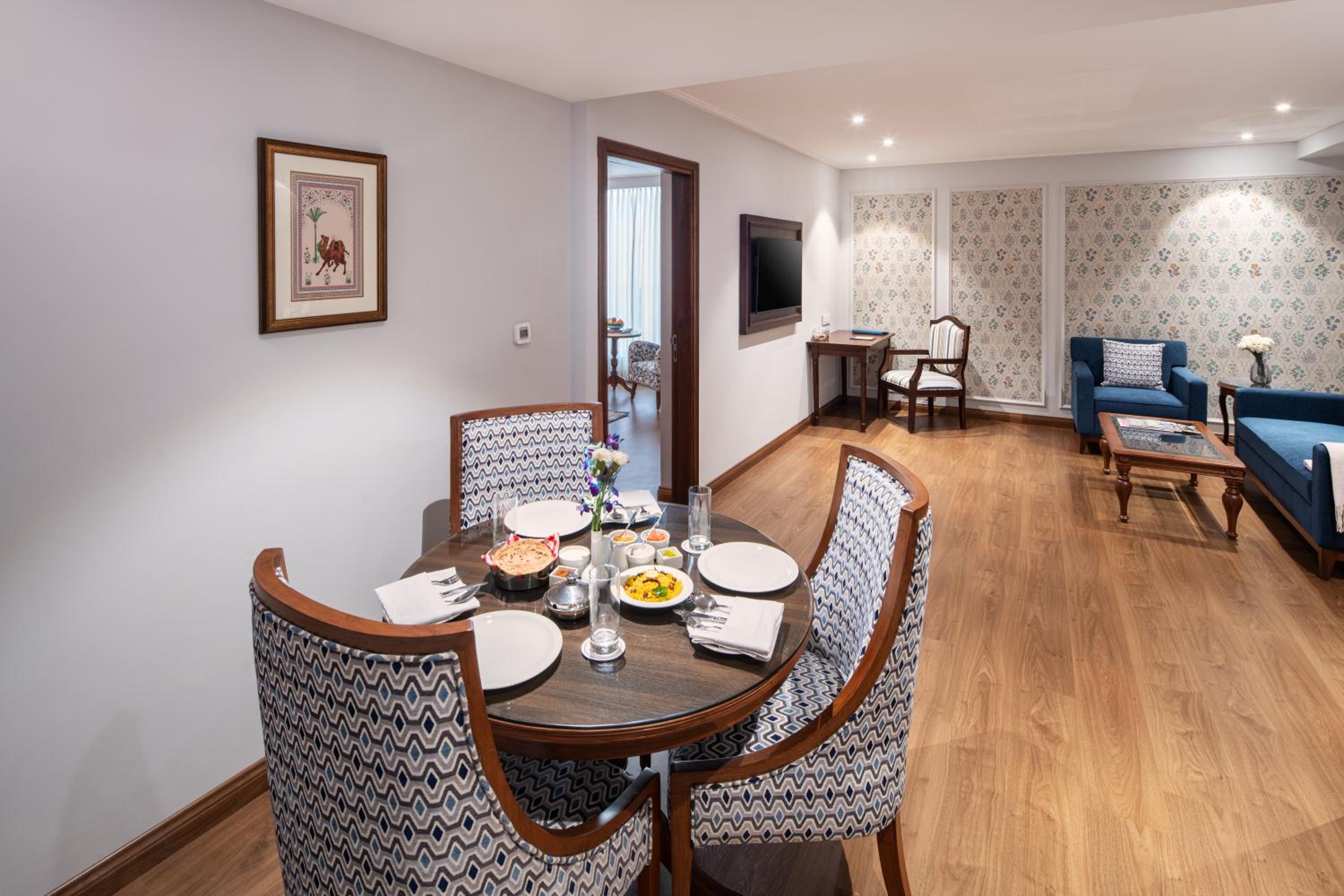 Suite - Photo 2