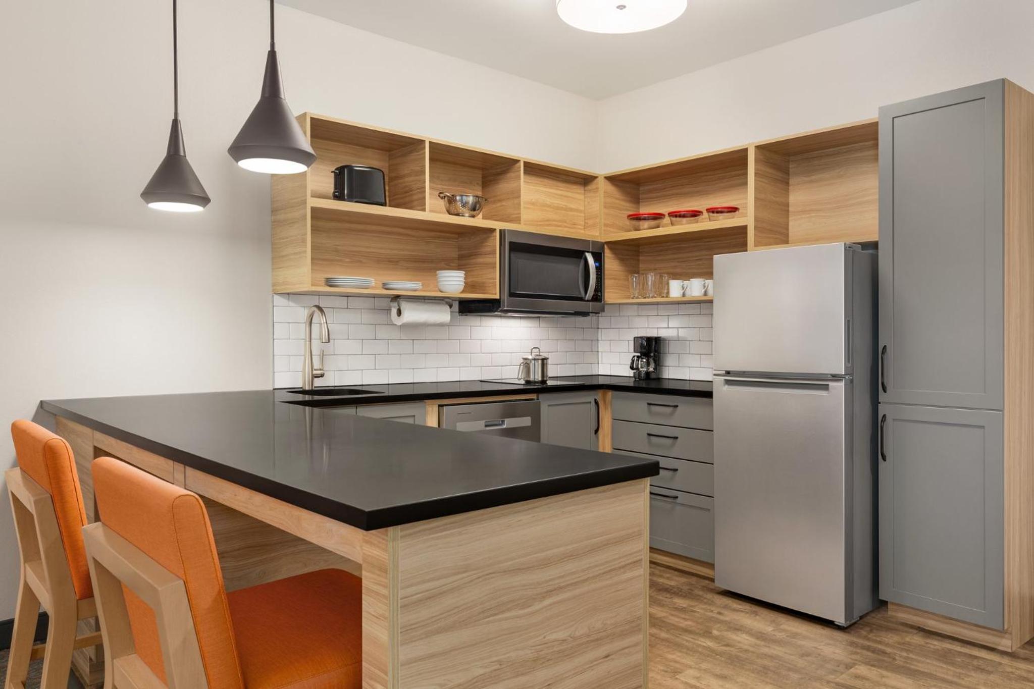 One-Bedroom Suite - Photo 7