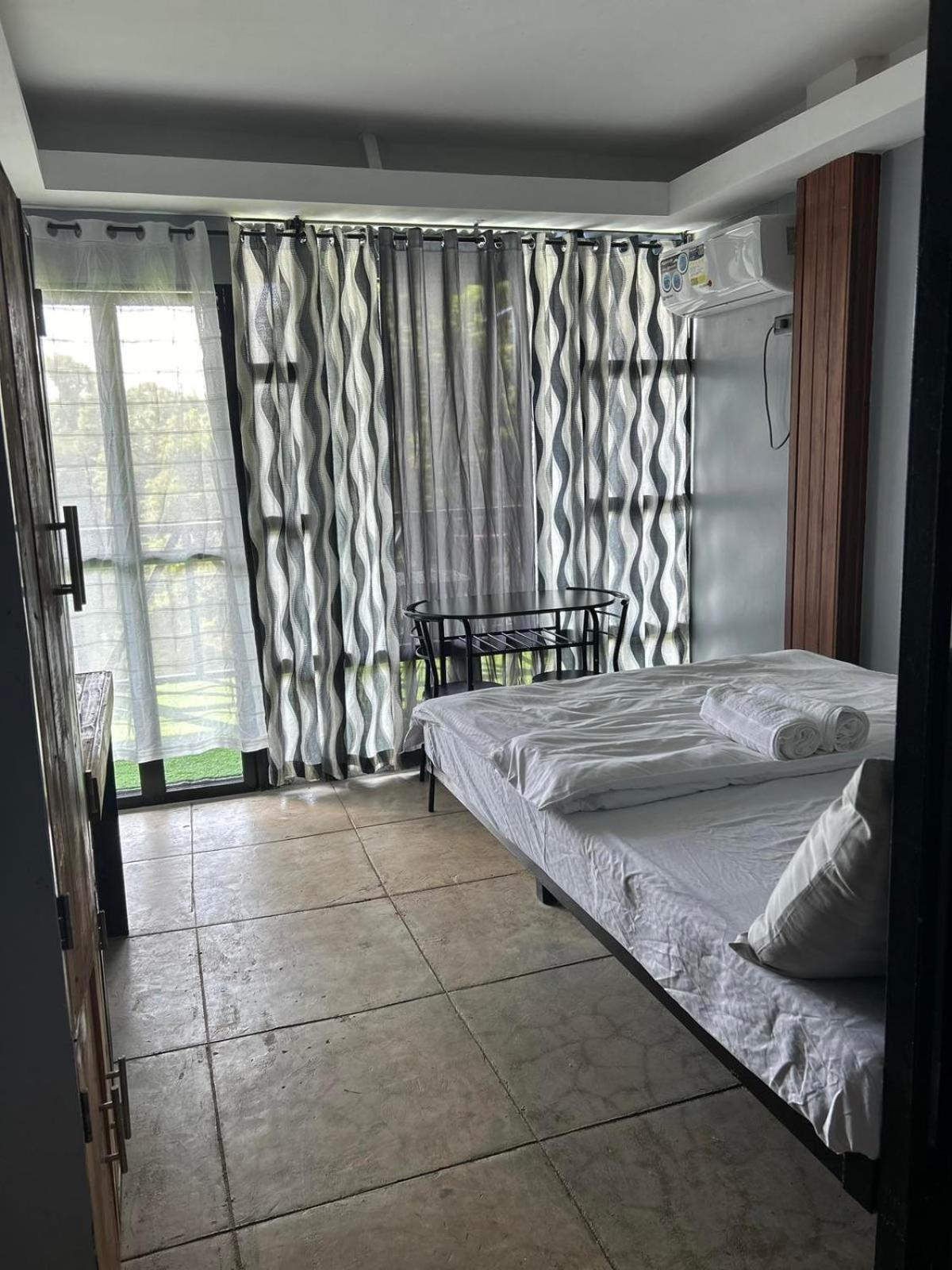 Deluxe Room - Photo 3