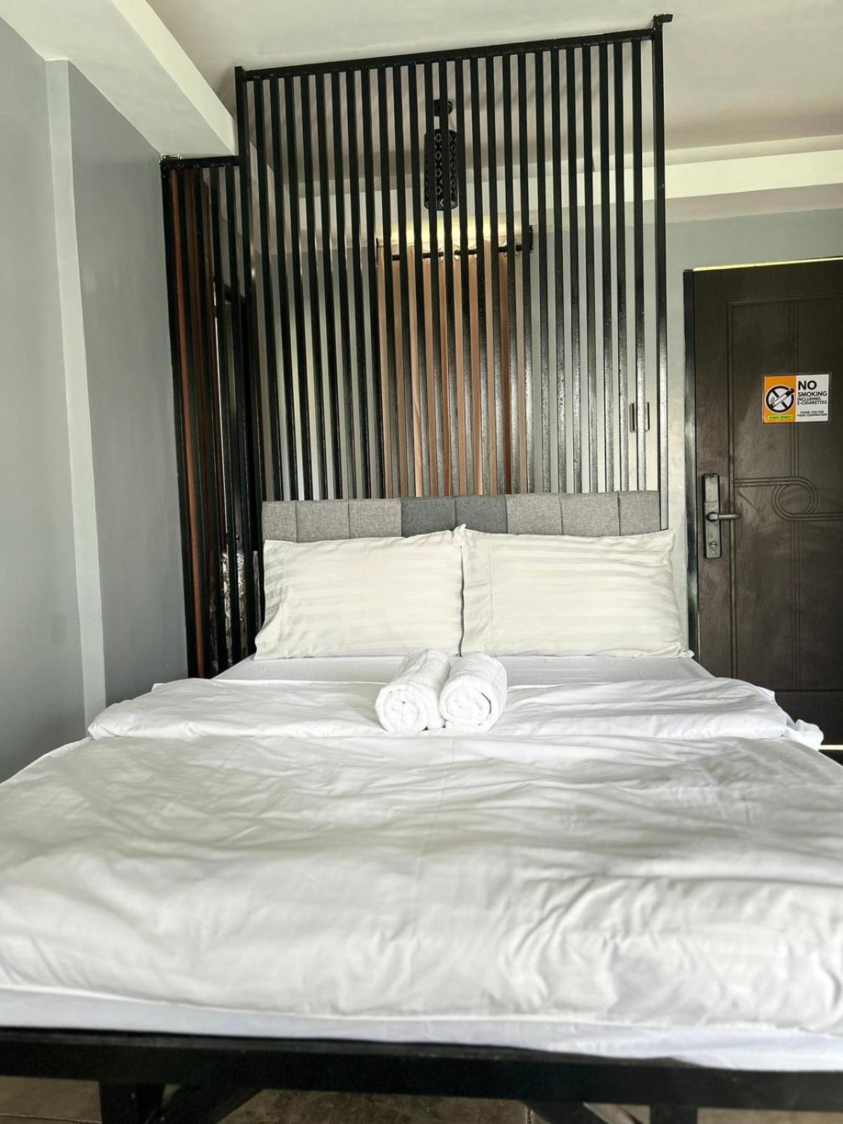 Deluxe Room - Photo 2