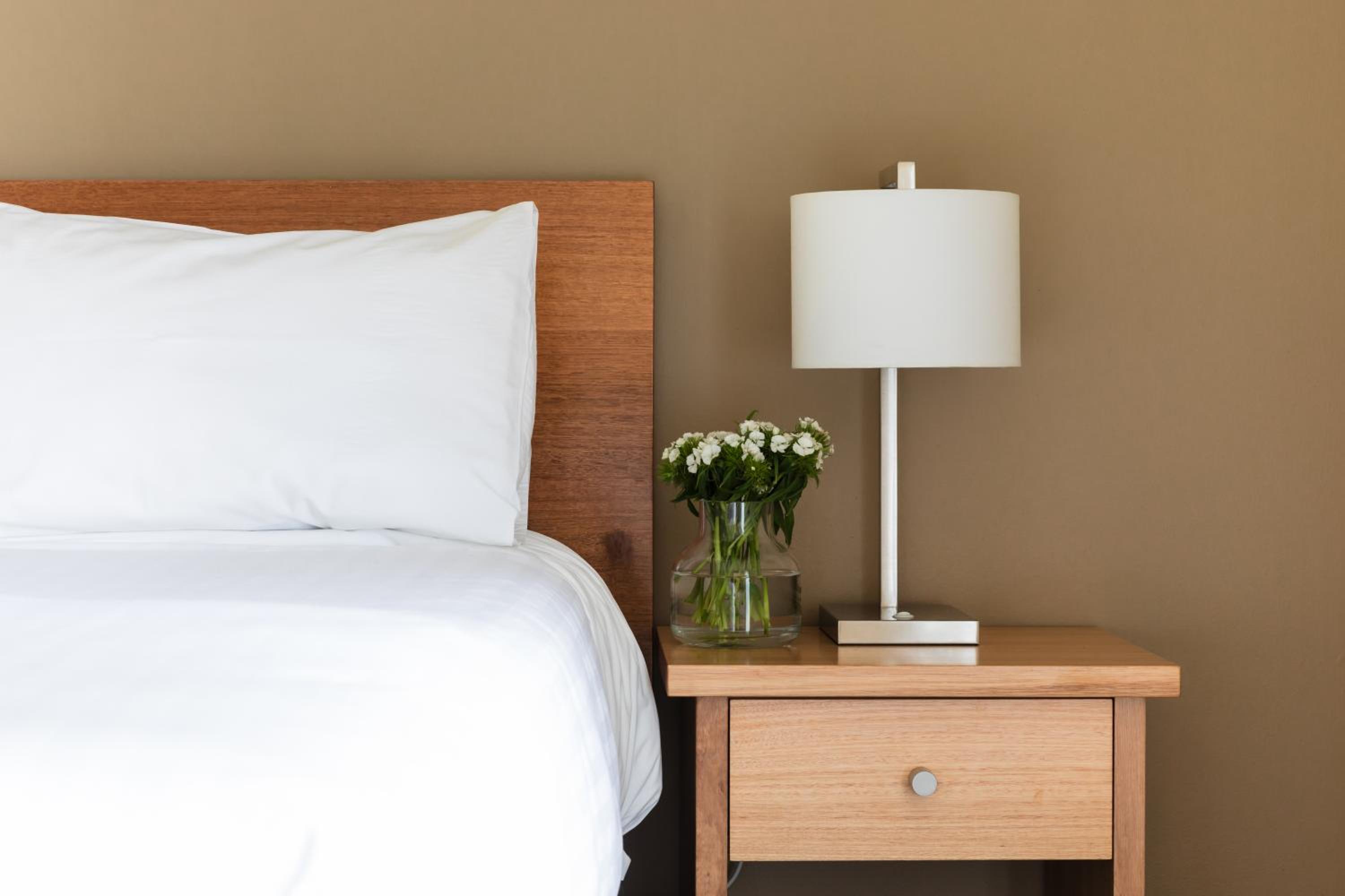One-Bedroom Apartment with Free High Speed WiFi - Photo 3