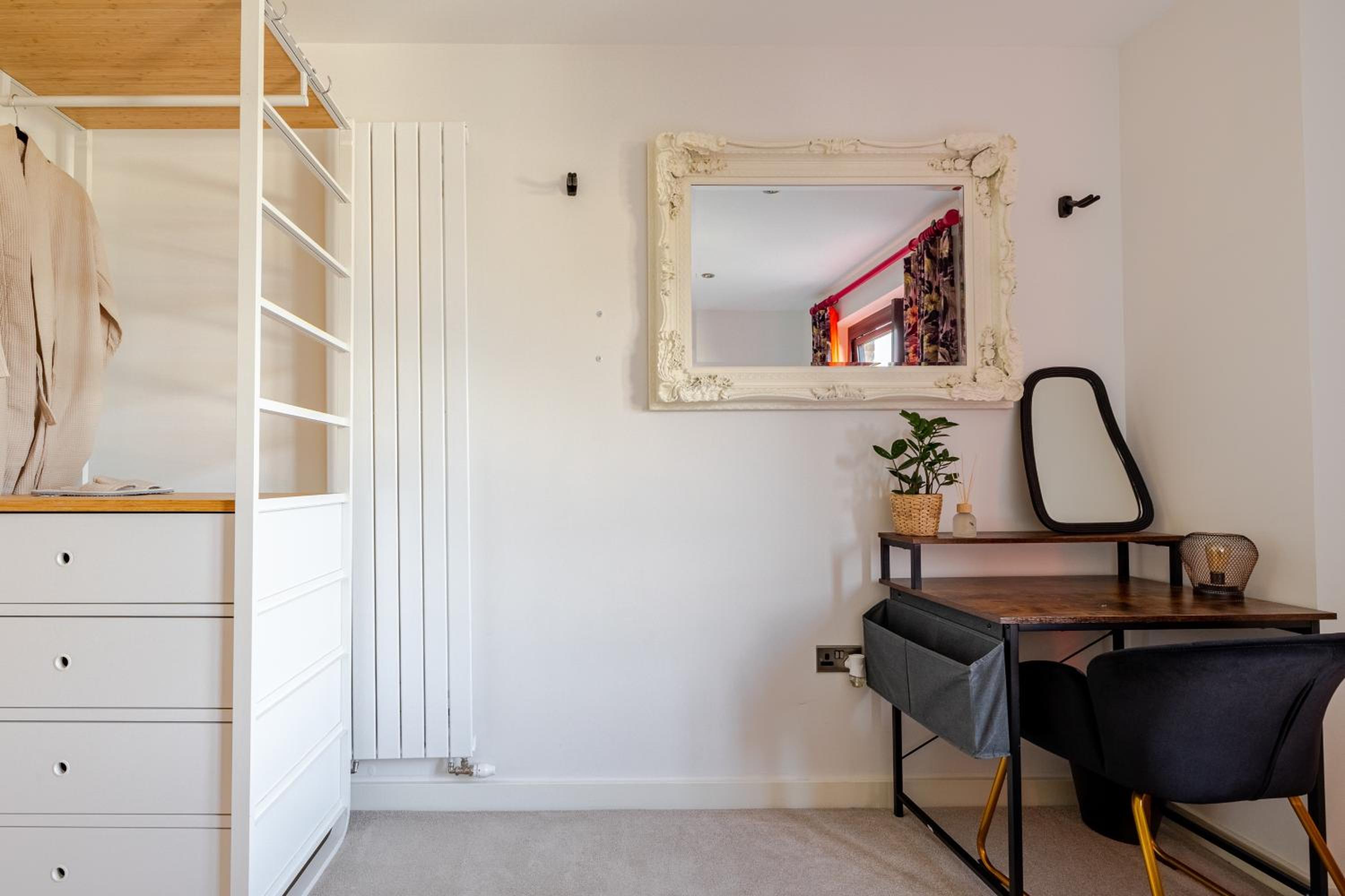 Three-Bedroom Apartment photo 2