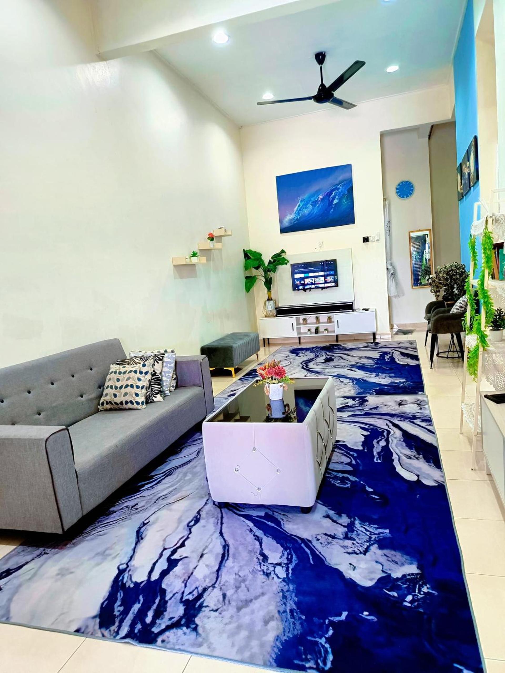 Three-Bedroom House photo 1