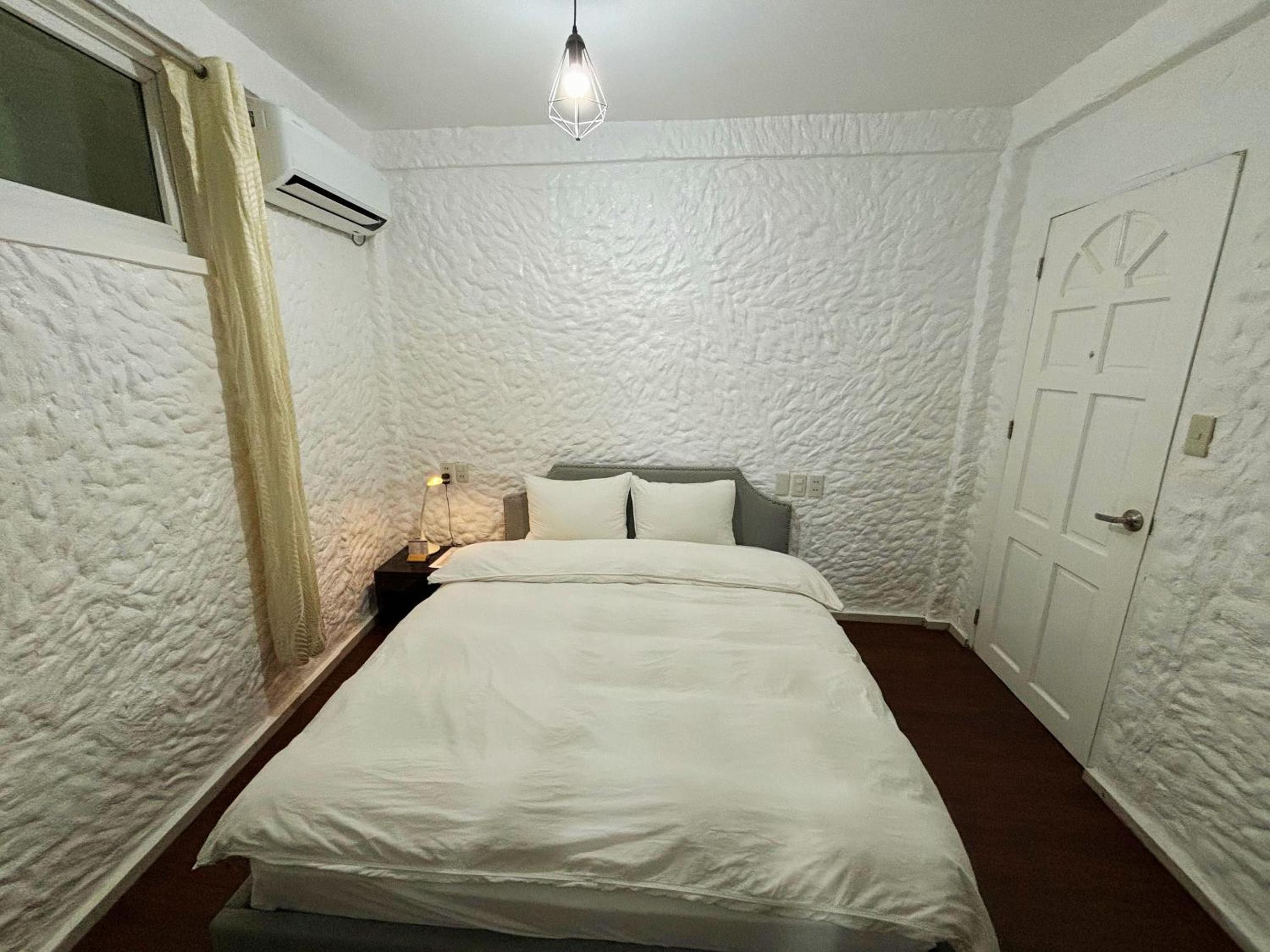 Standard Double Room - Photo 10