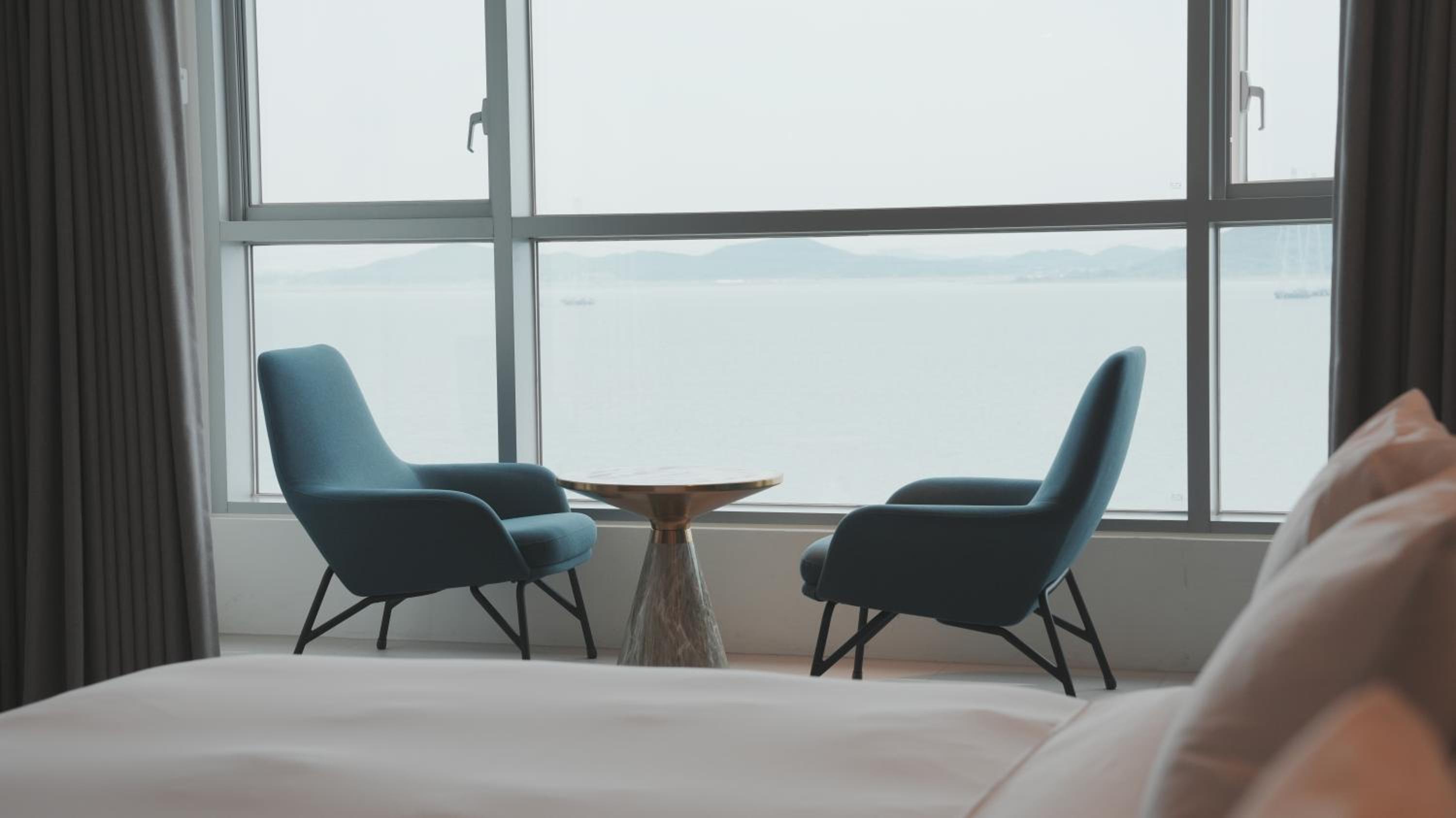 Deluxe Twin Room with Sea View with Breakfast for 2 People