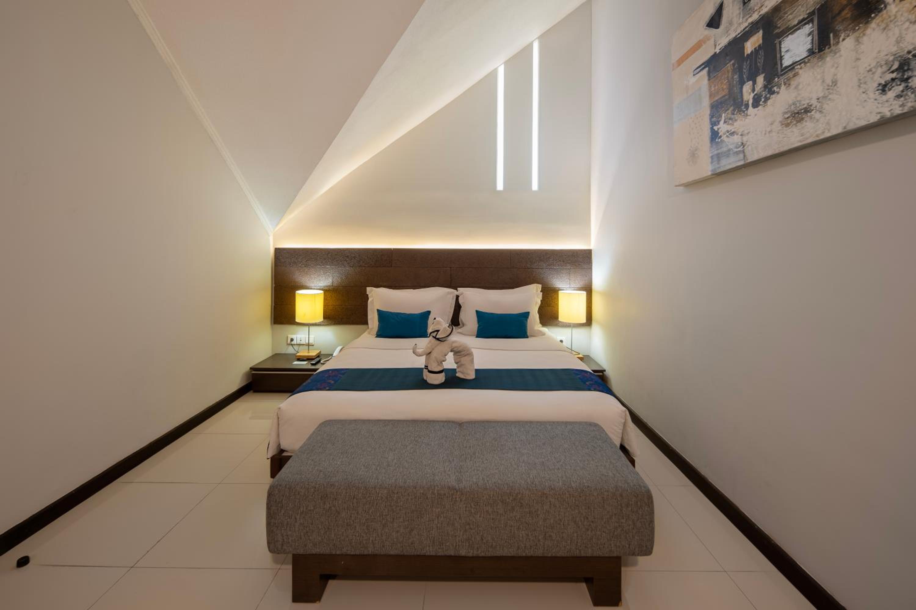 Three Bedroom Suites With Loft - Photo 2