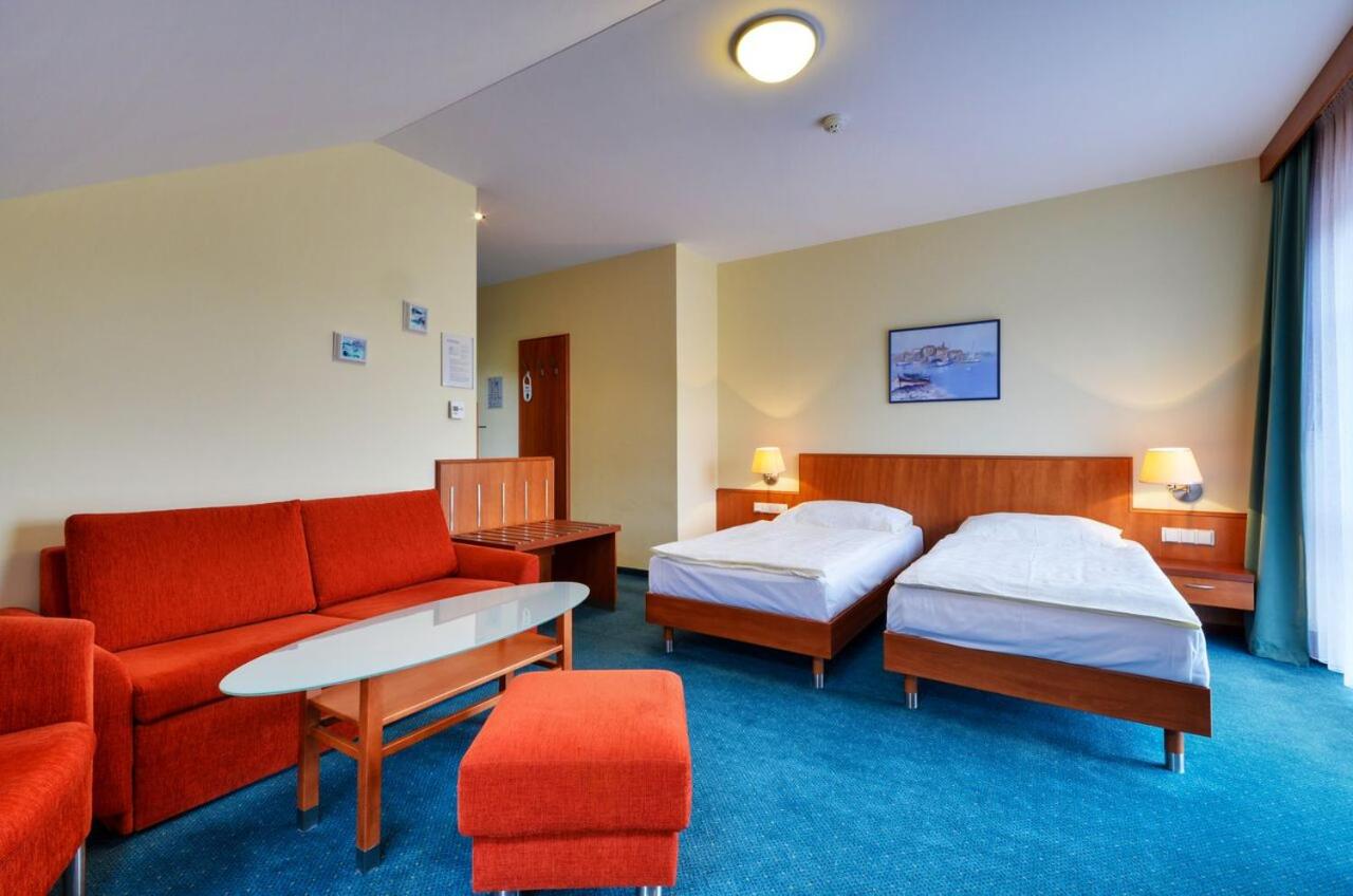 Business Double or Twin Room - Photo 6