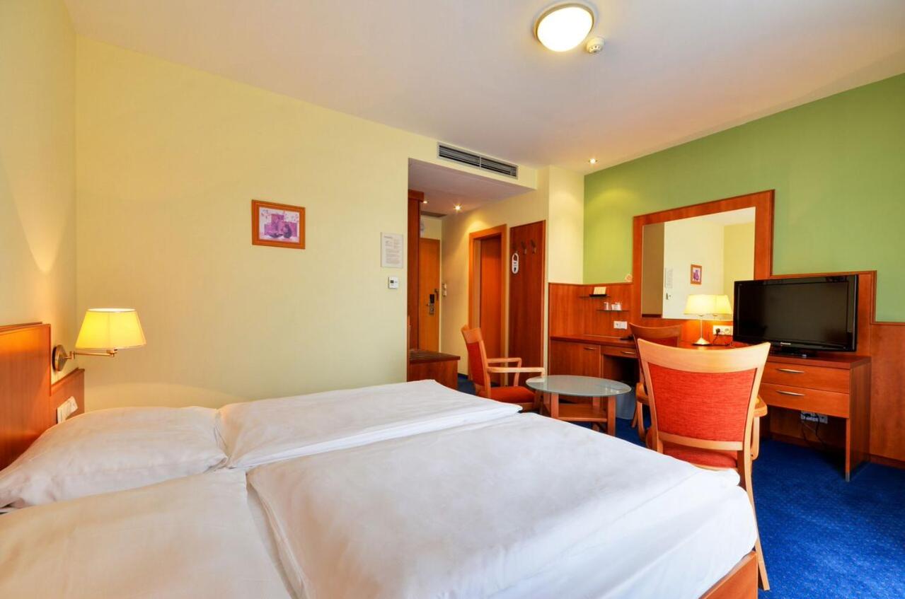 Business Double or Twin Room - Photo 3