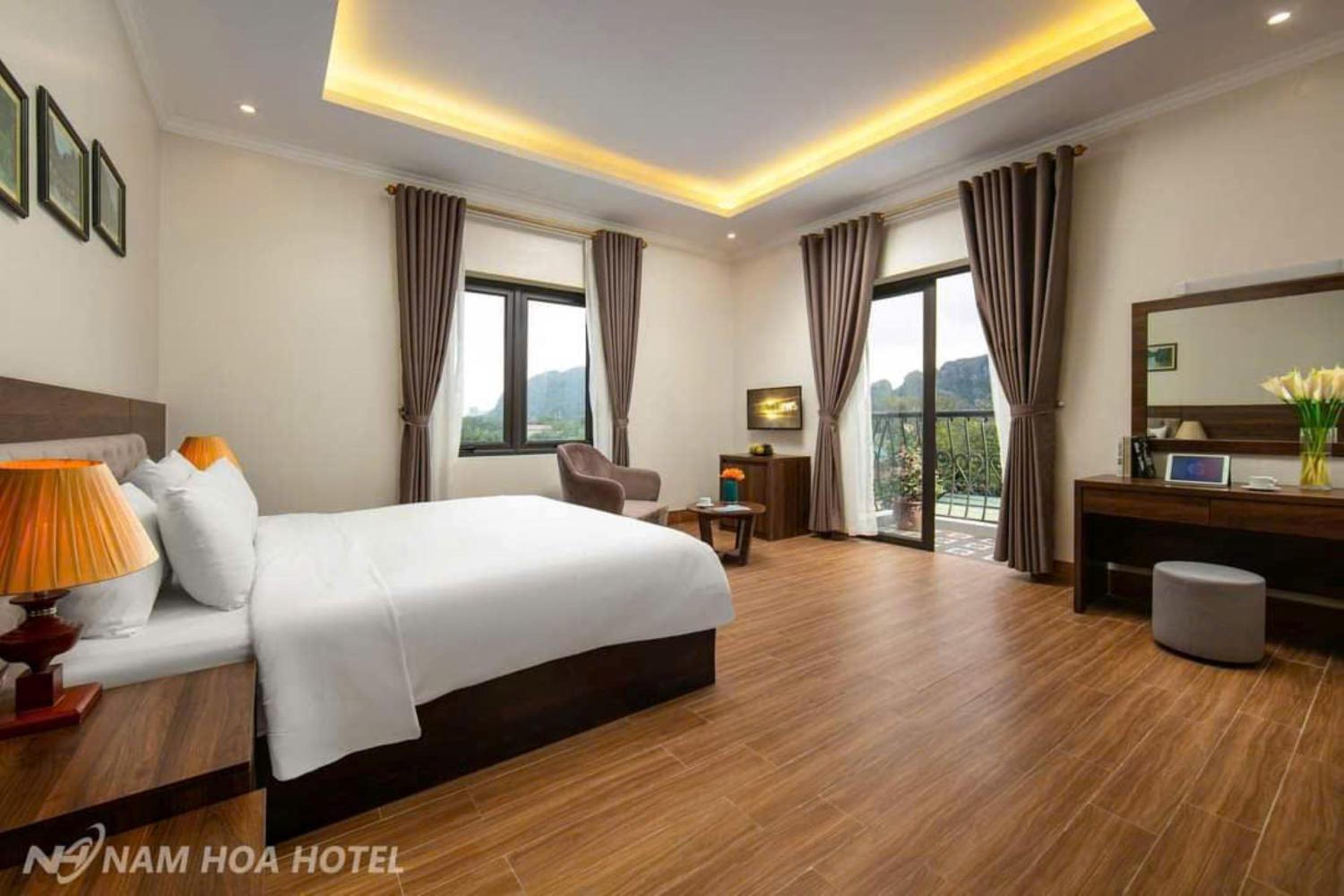 Suite - Photo 1