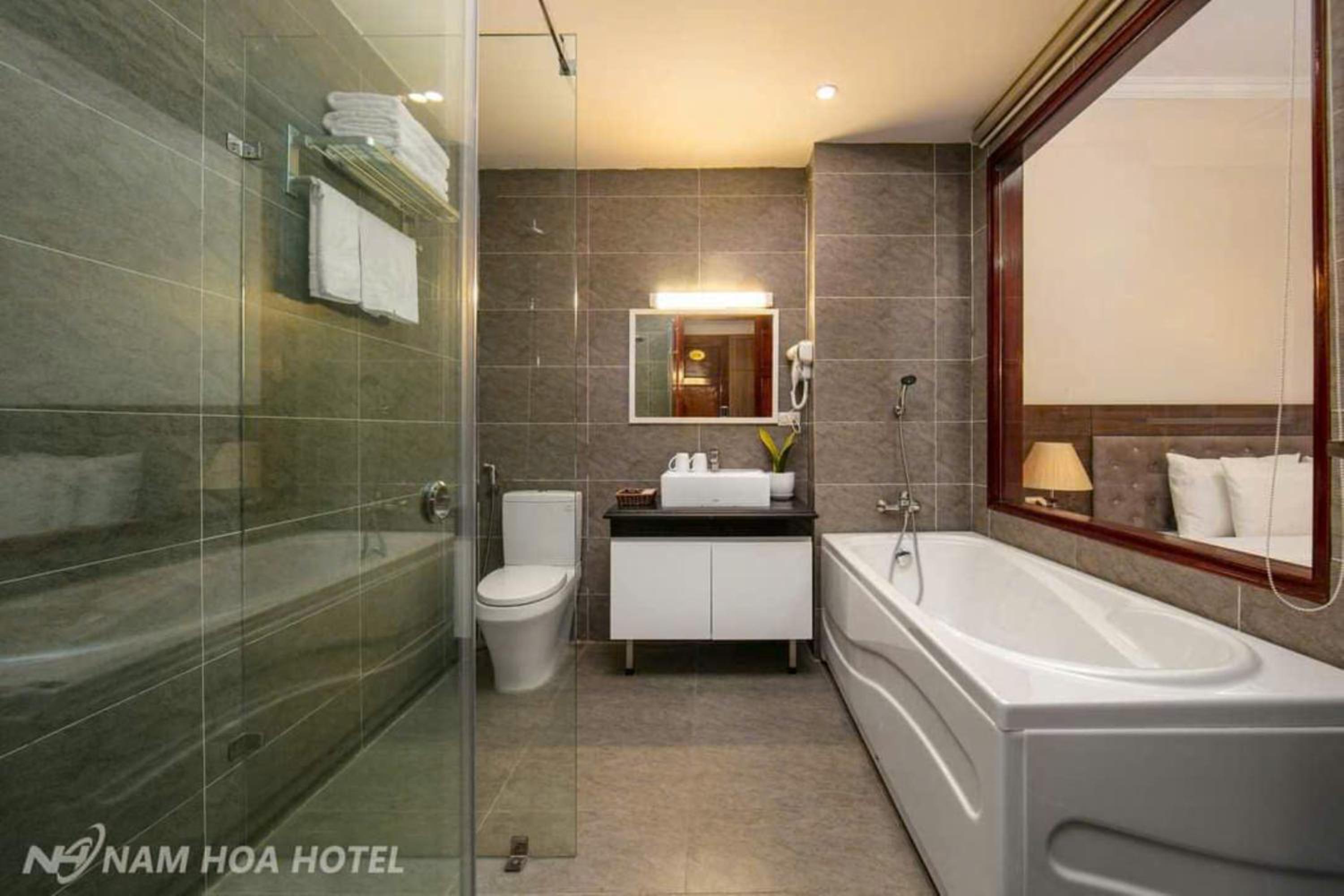 Suite - Photo 3