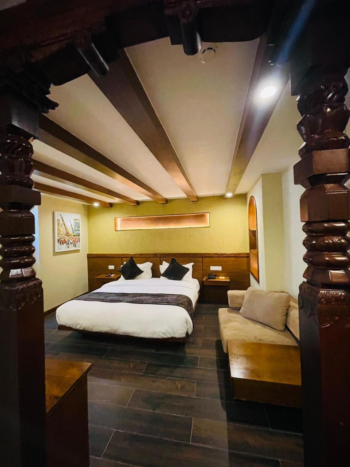 Heritage Room - Photo 3