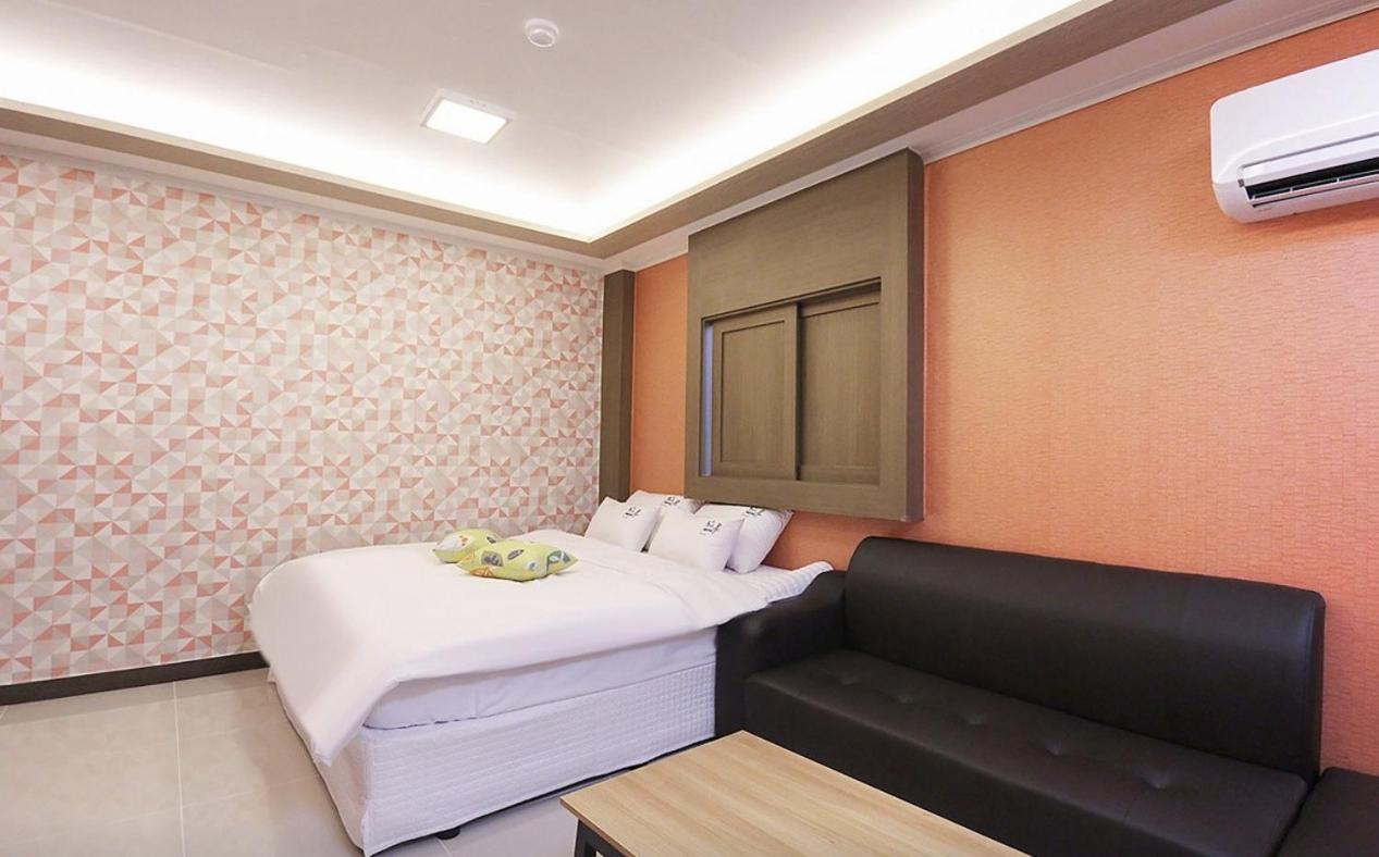Deluxe Twin Room - Photo 8