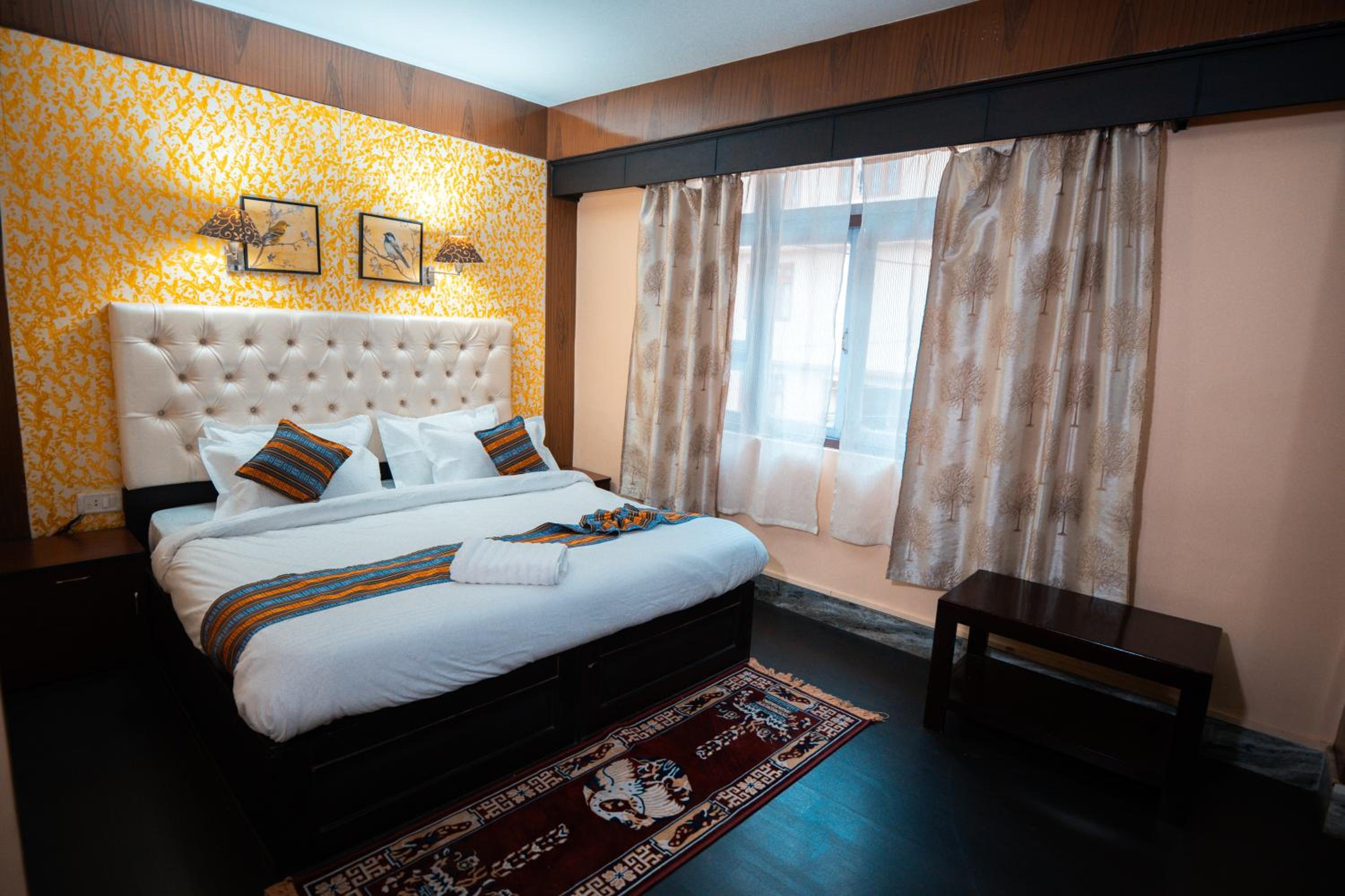 Deluxe King Room photo 3