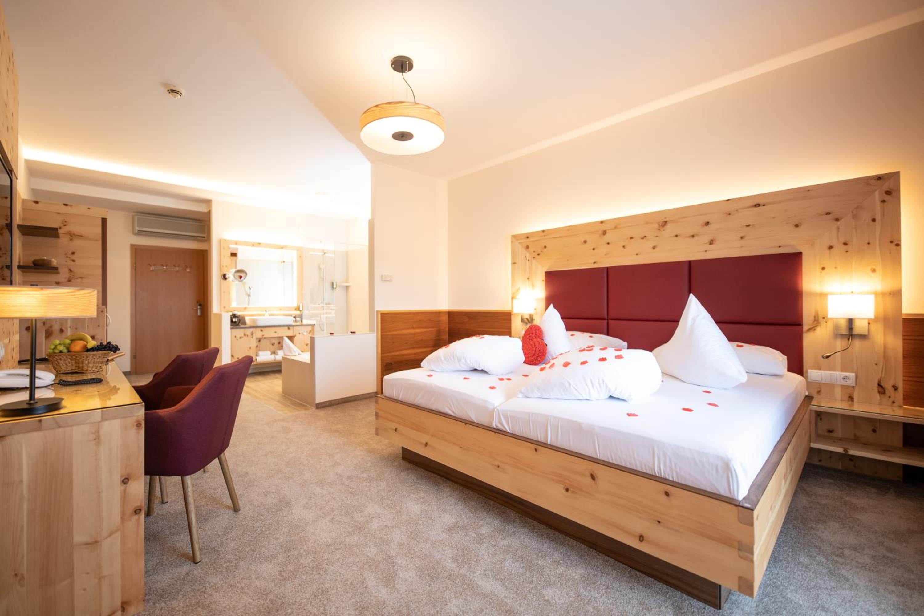 Zirben Romantic Suite with Balcony - Thermenblick photo 1