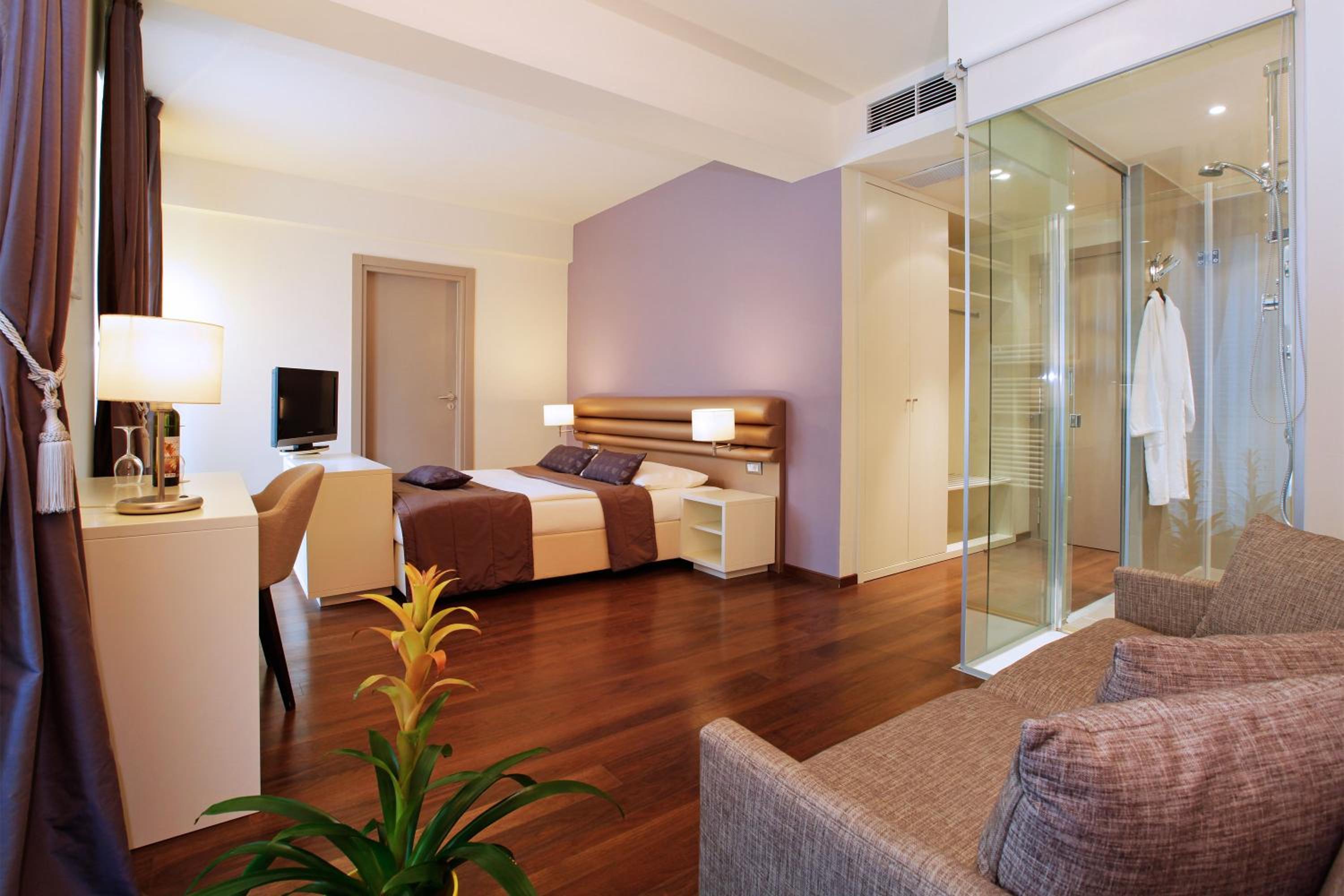 Comfort Family Room - Photo 2