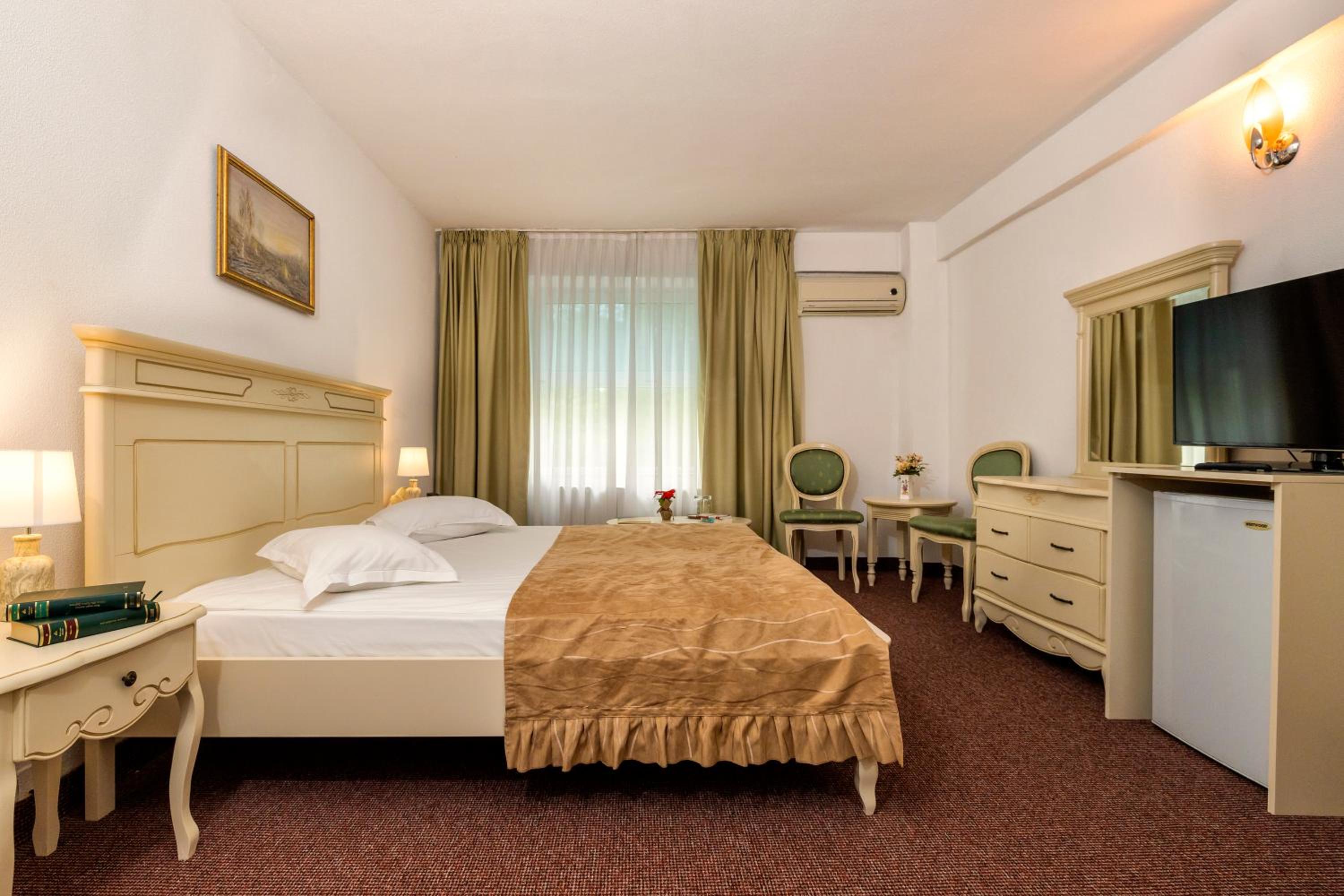Double Room - Photo 1