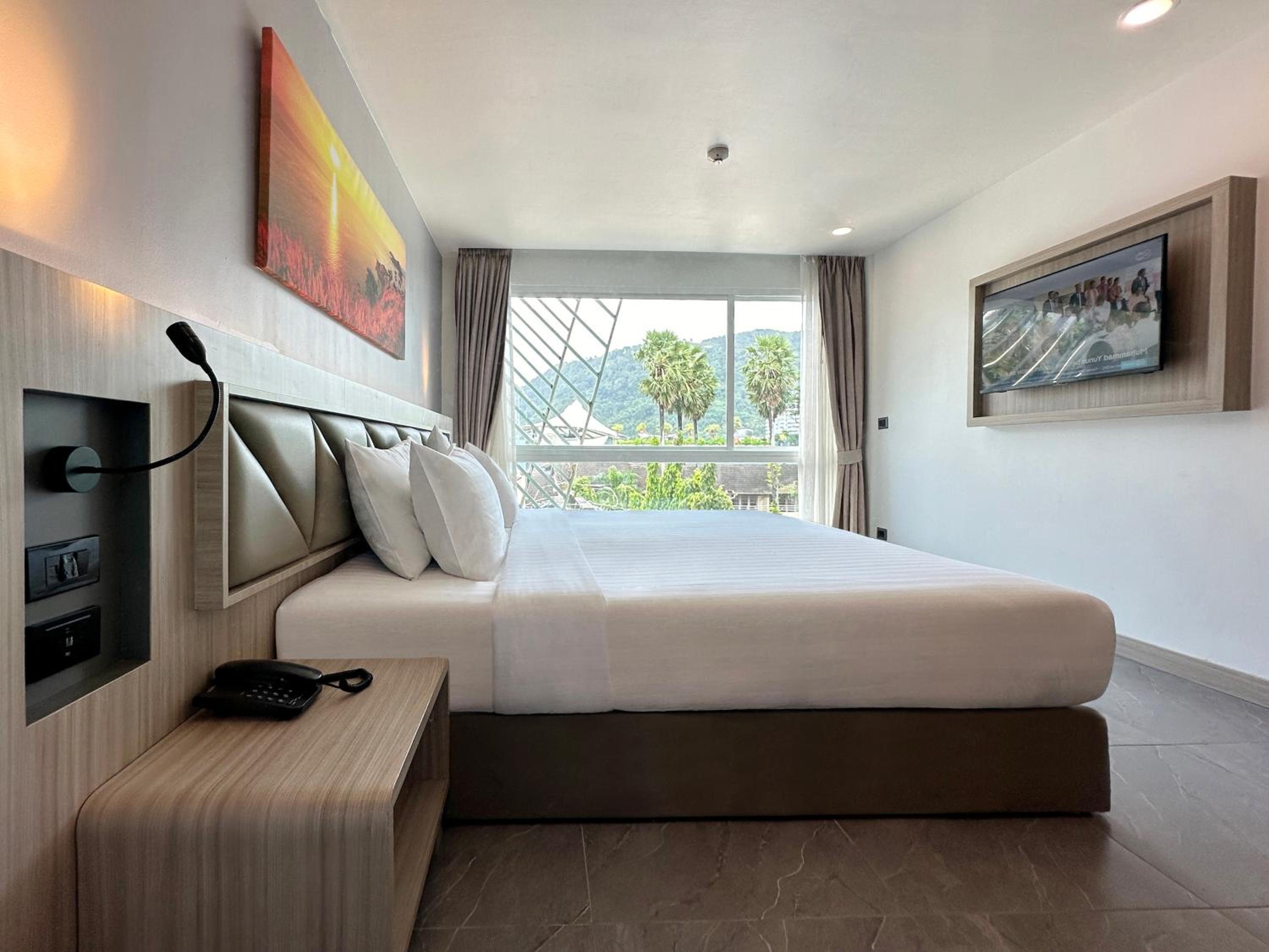 Premium Superior King Room with Mountain View