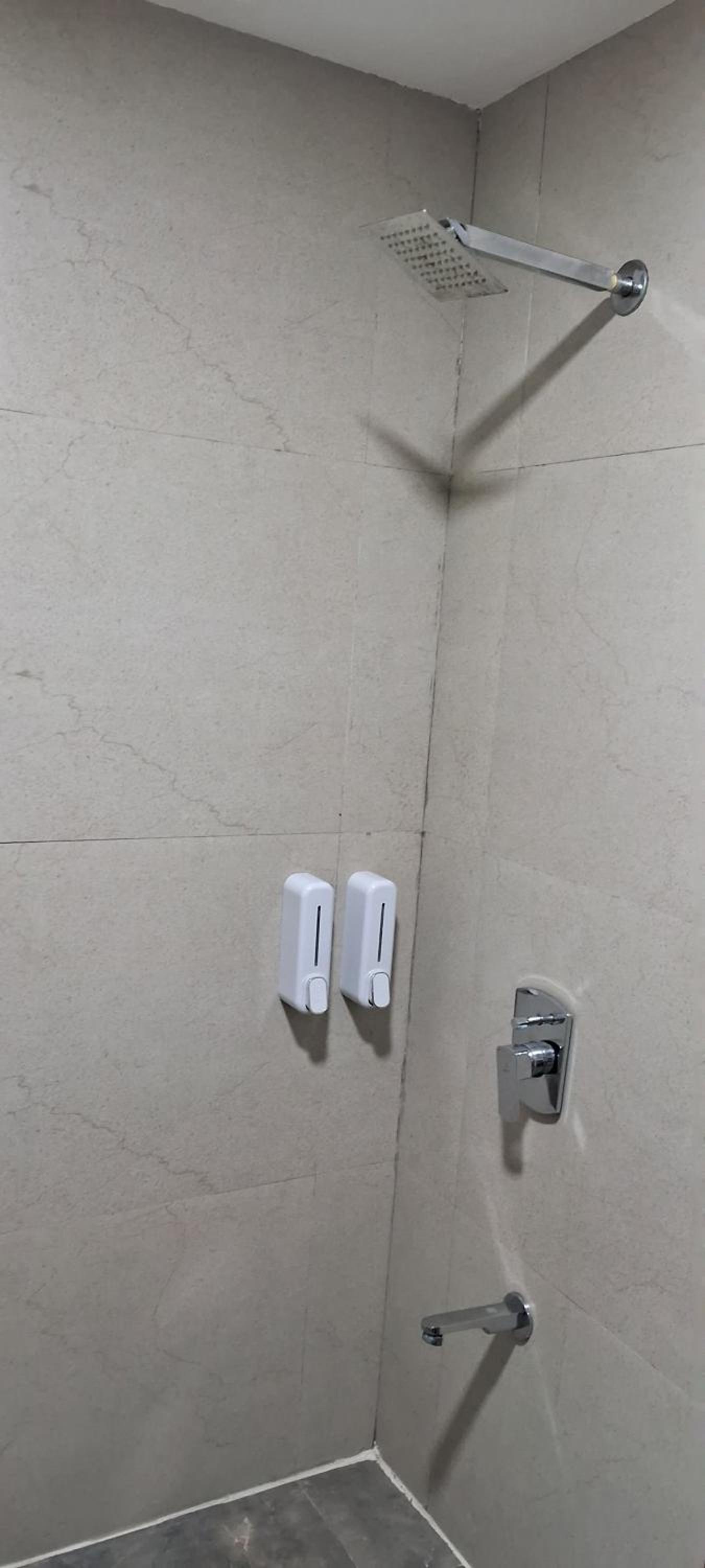 Deluxe Double or Twin Room - Photo 9