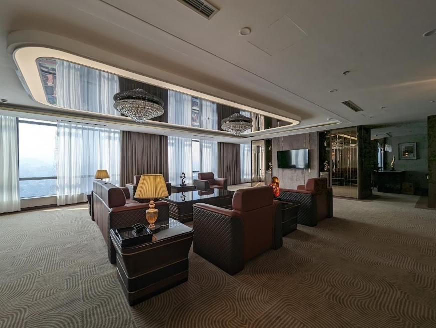 Presidential Suite photo 1