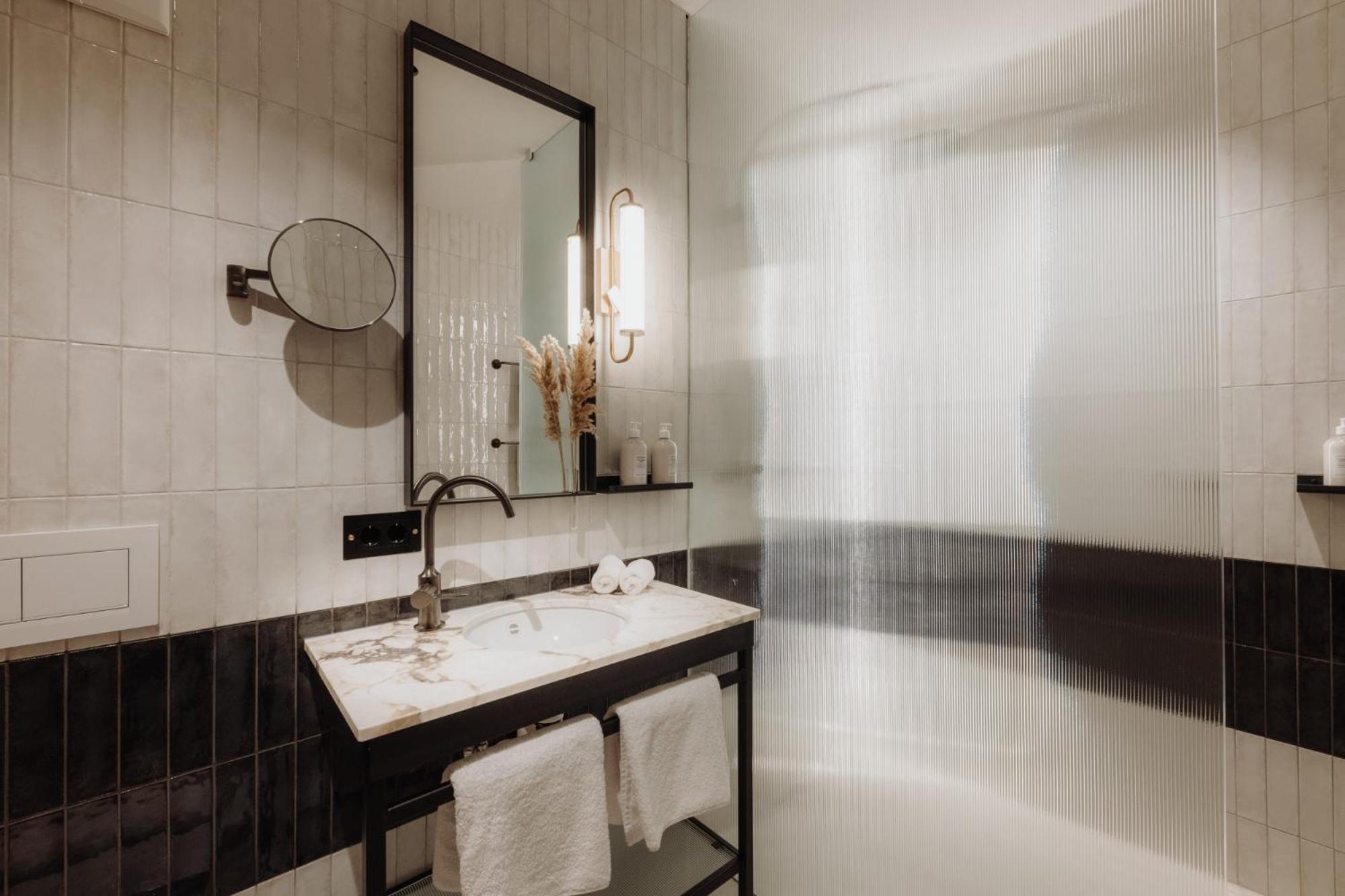 Deluxe Junior Suite photo 2