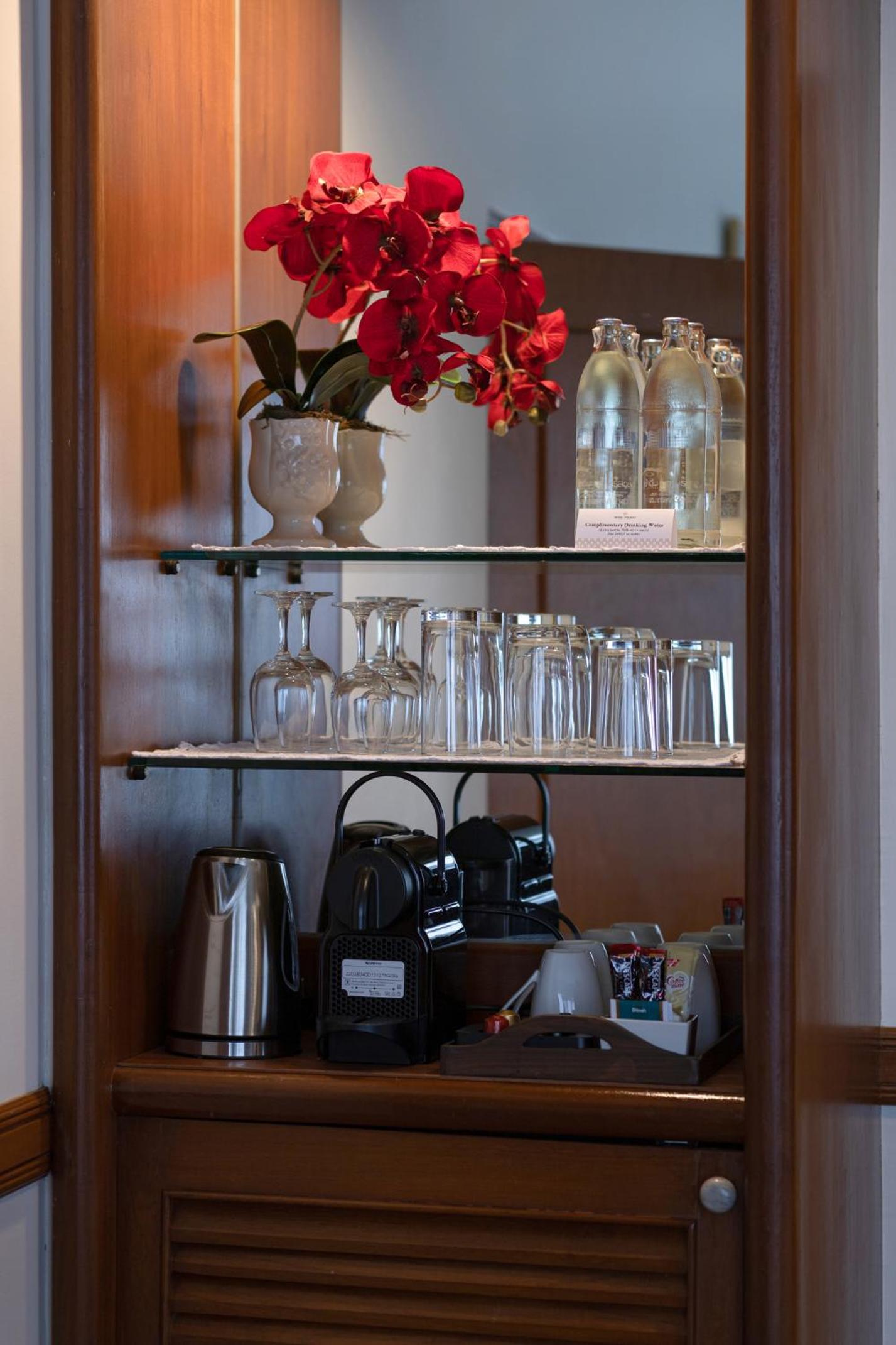 Suite - Photo 9