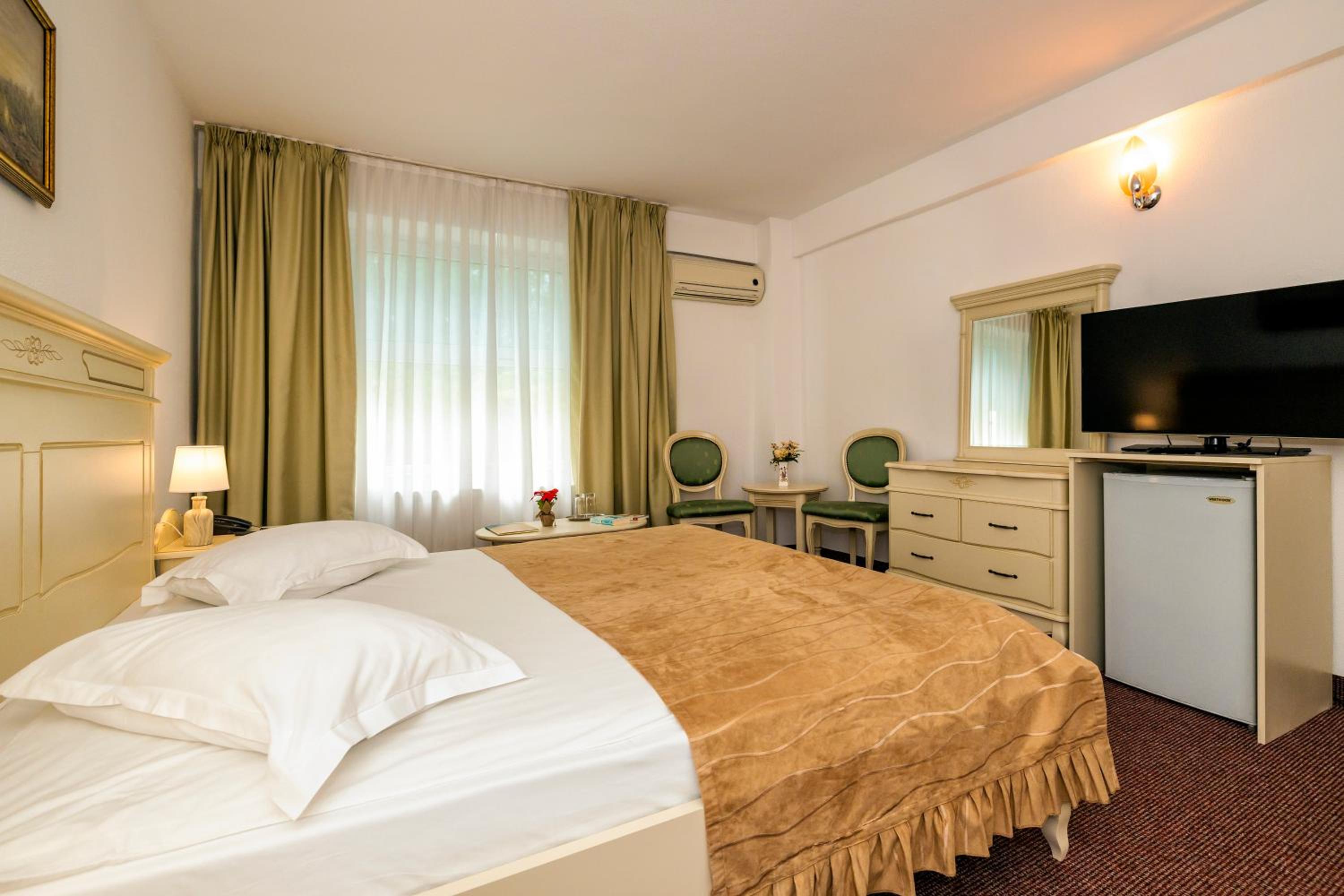 Double Room - Photo 2