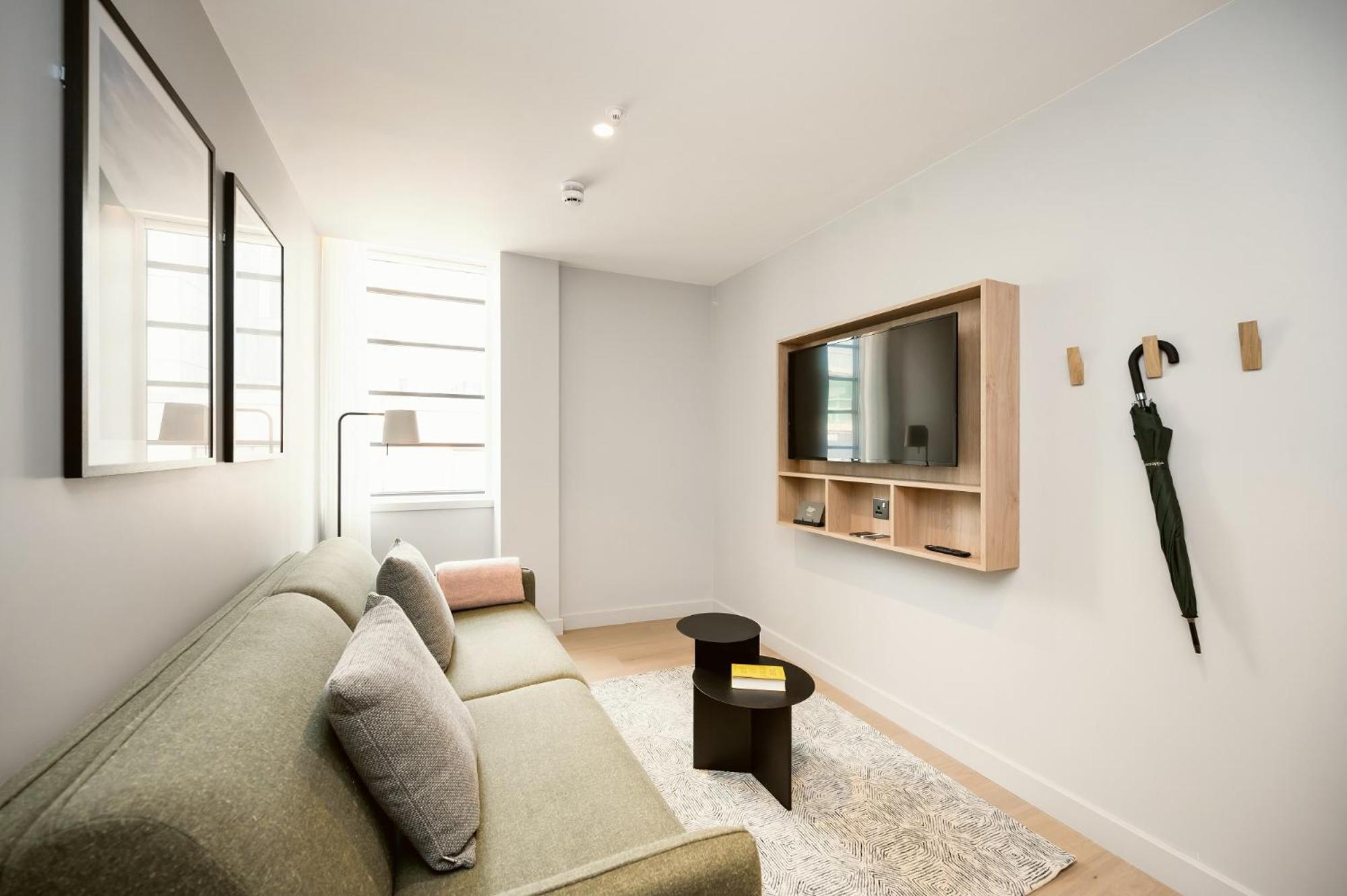 One Bedroom Apartment Plus photo 1