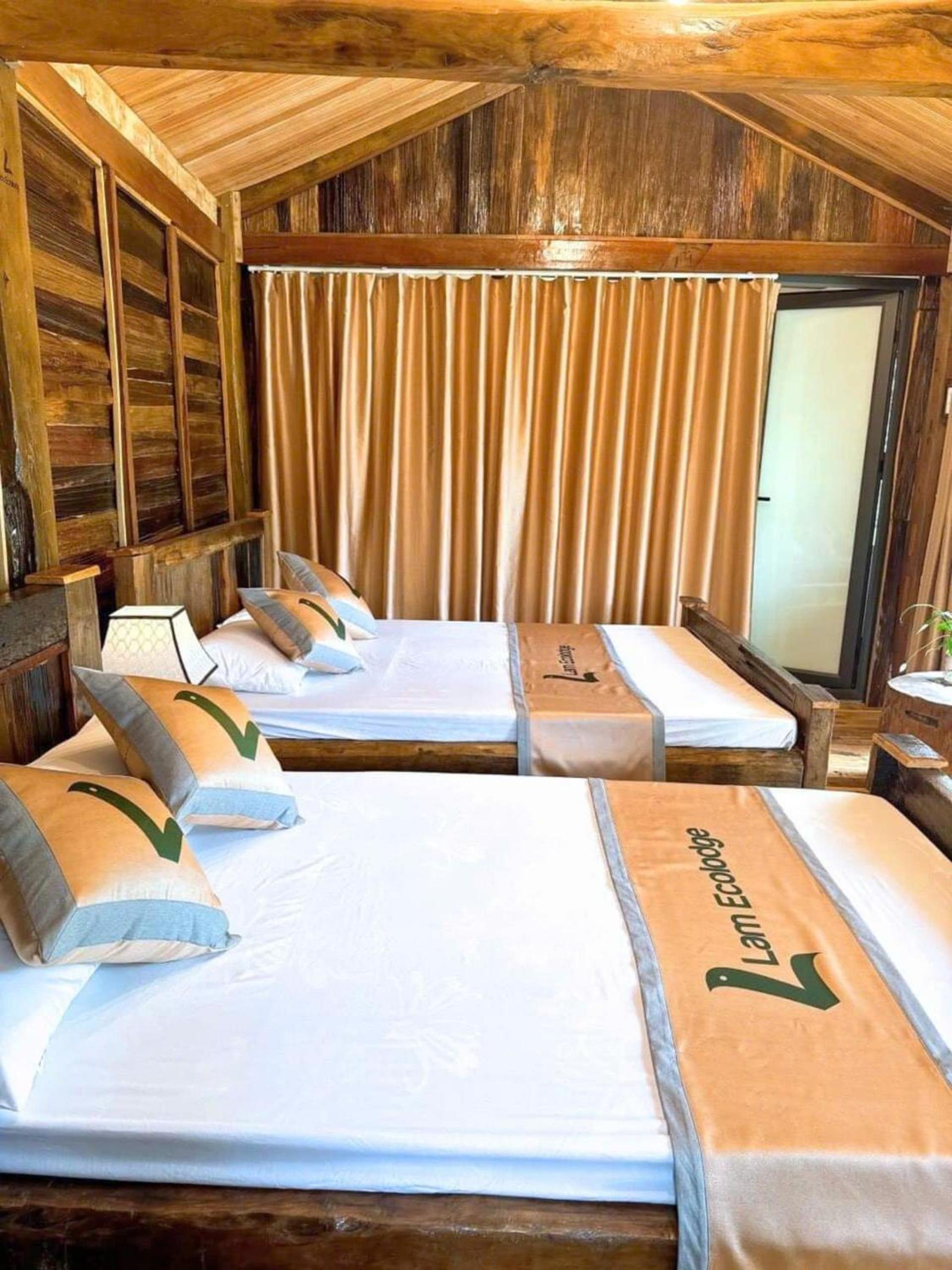 Superior Bungalow photo 1
