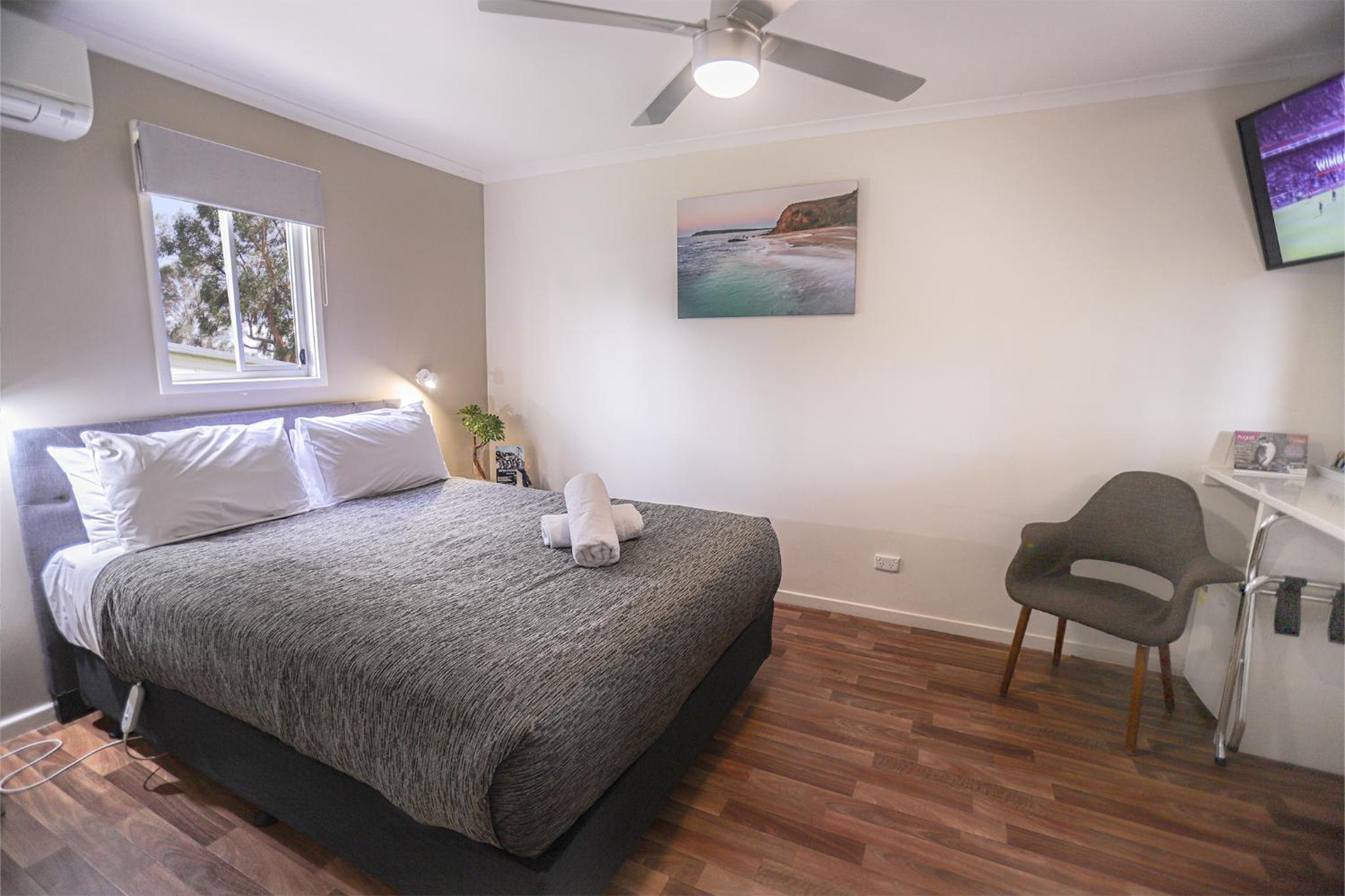 Deluxe Queen Room - Photo 1