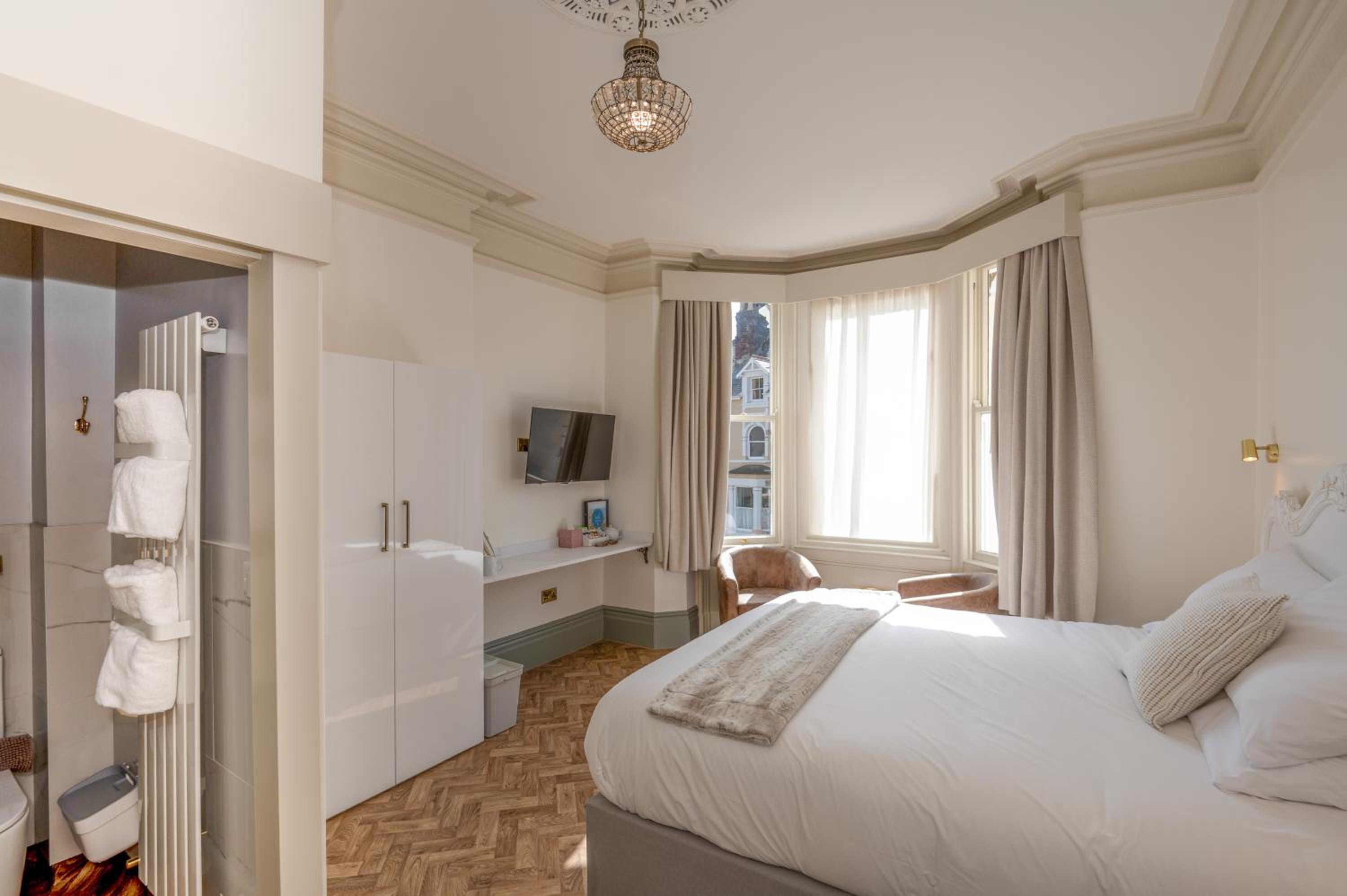 Superior King Room photo 2