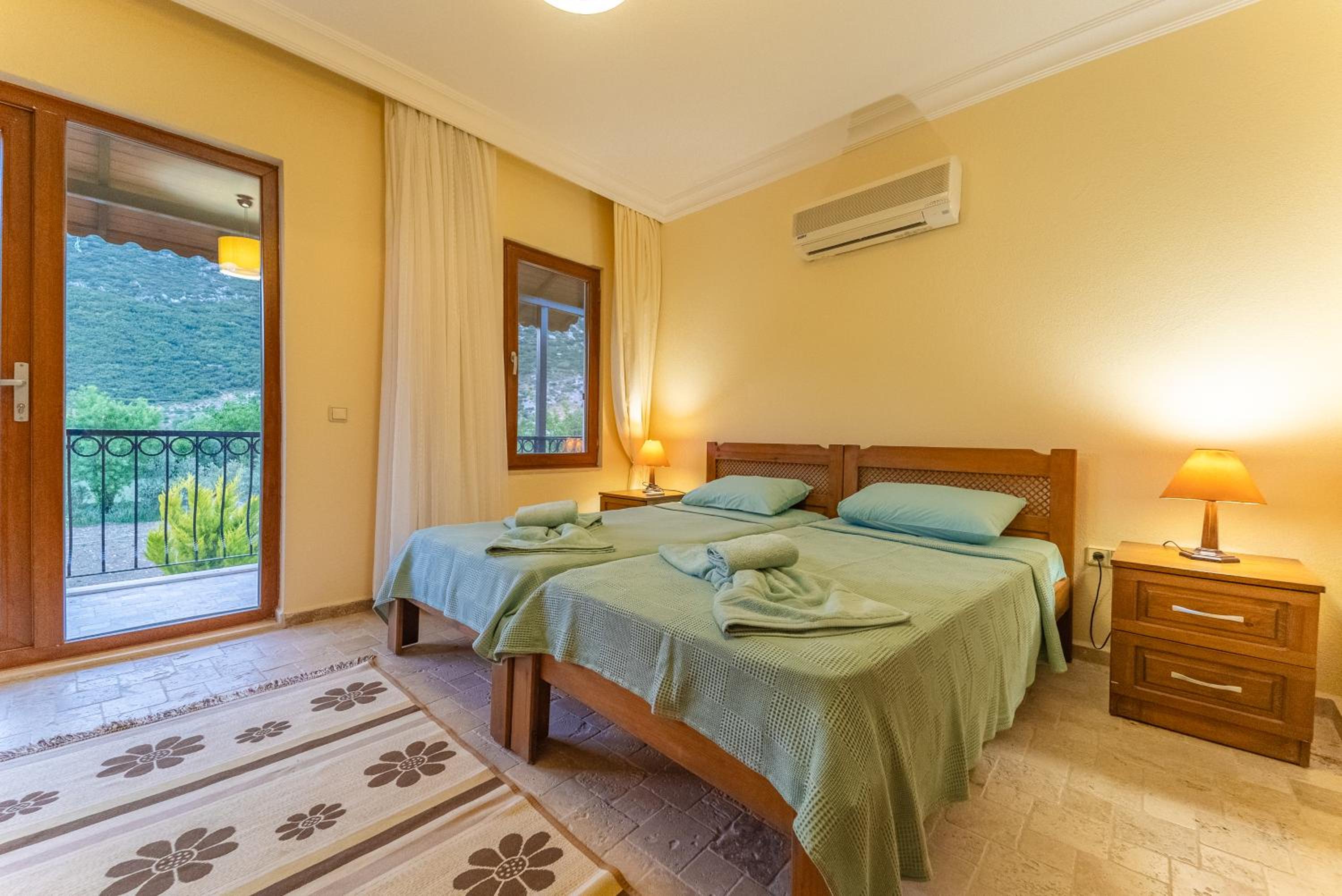 Three-Bedroom Villa photo 1