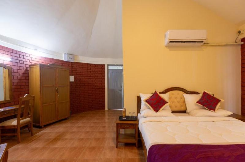 Deluxe Double Room with Balcony