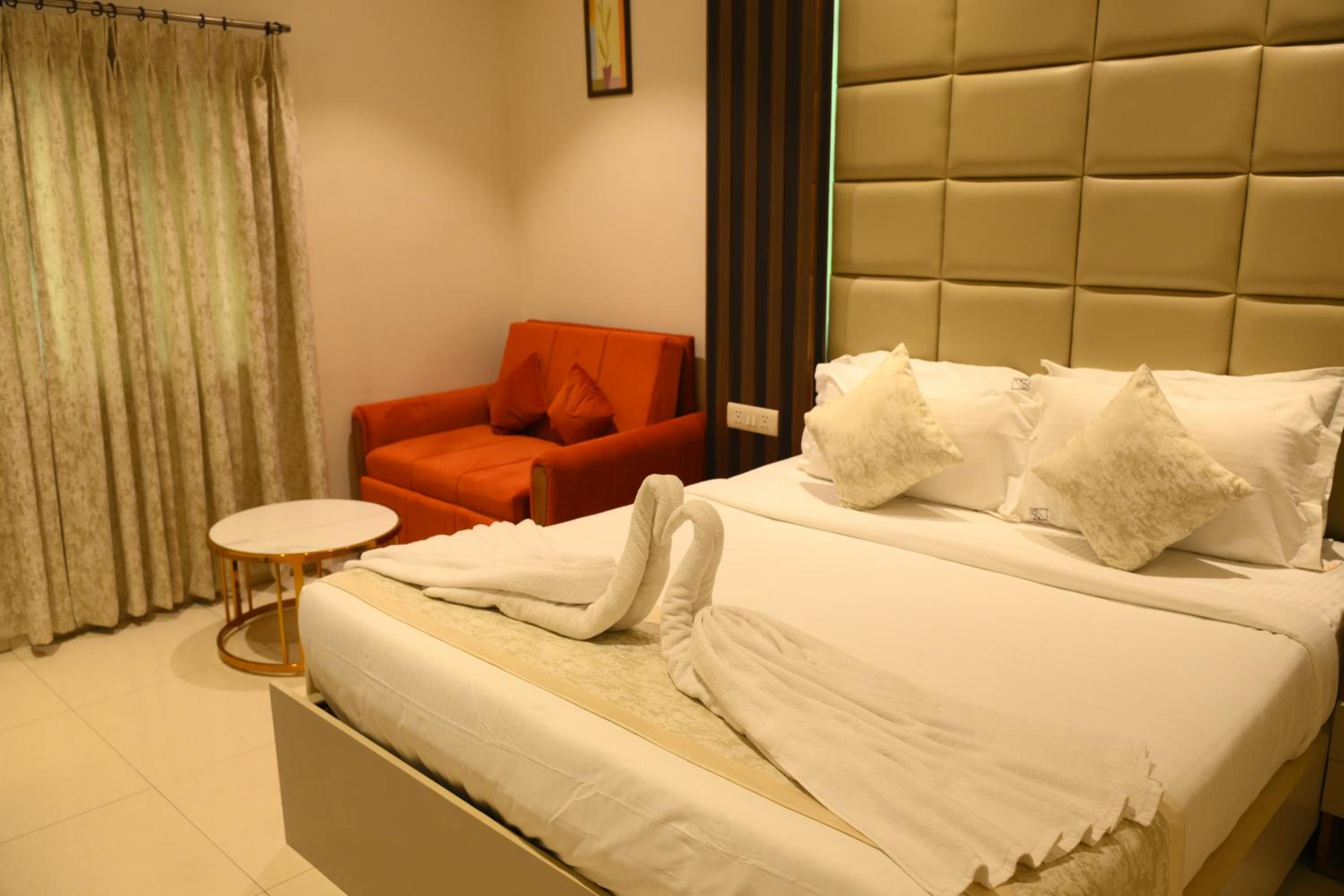 Deluxe Double Room - Photo 13