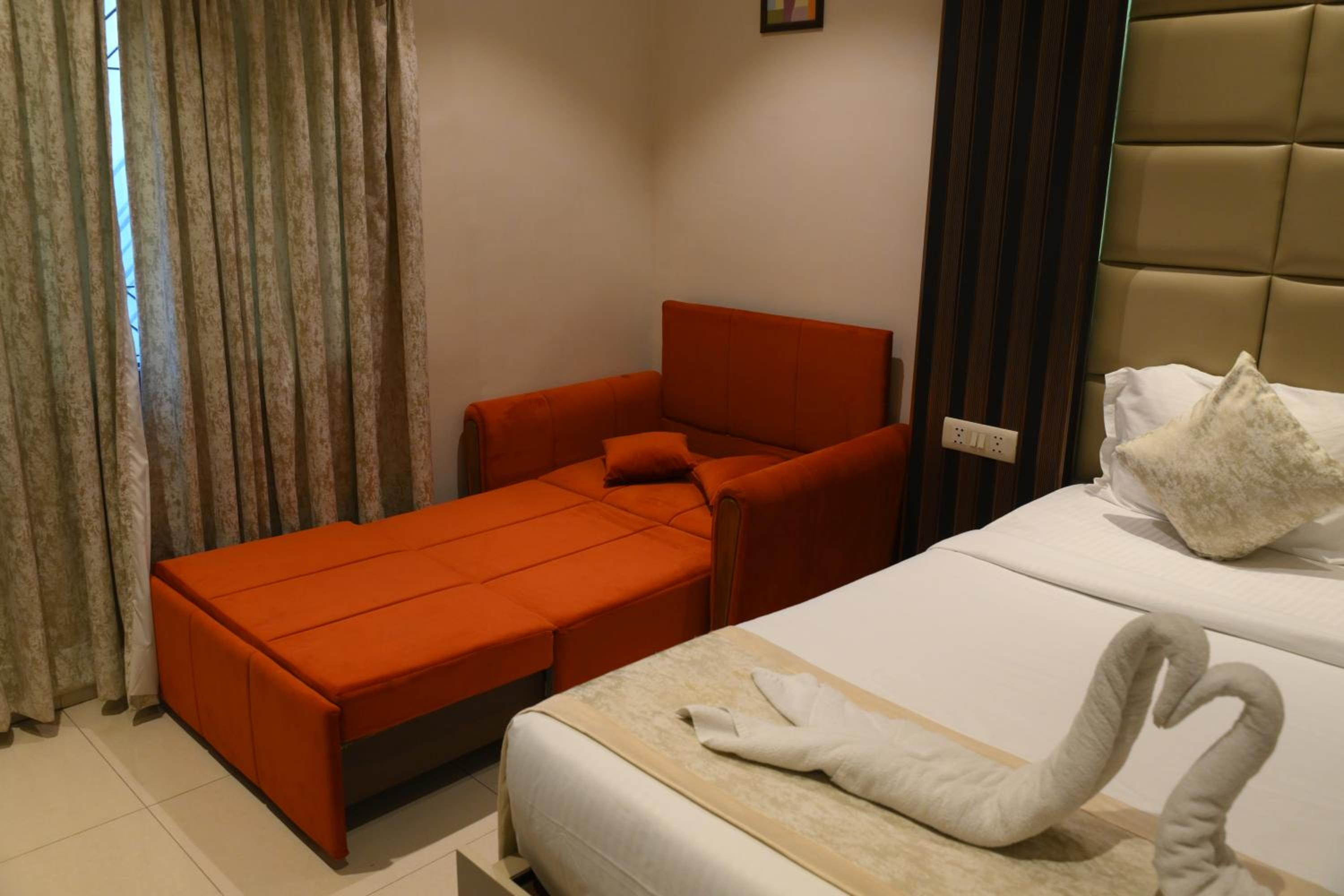 Deluxe Double Room - Photo 12