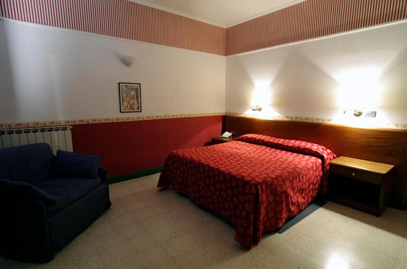 Double or Twin Room - Photo 2